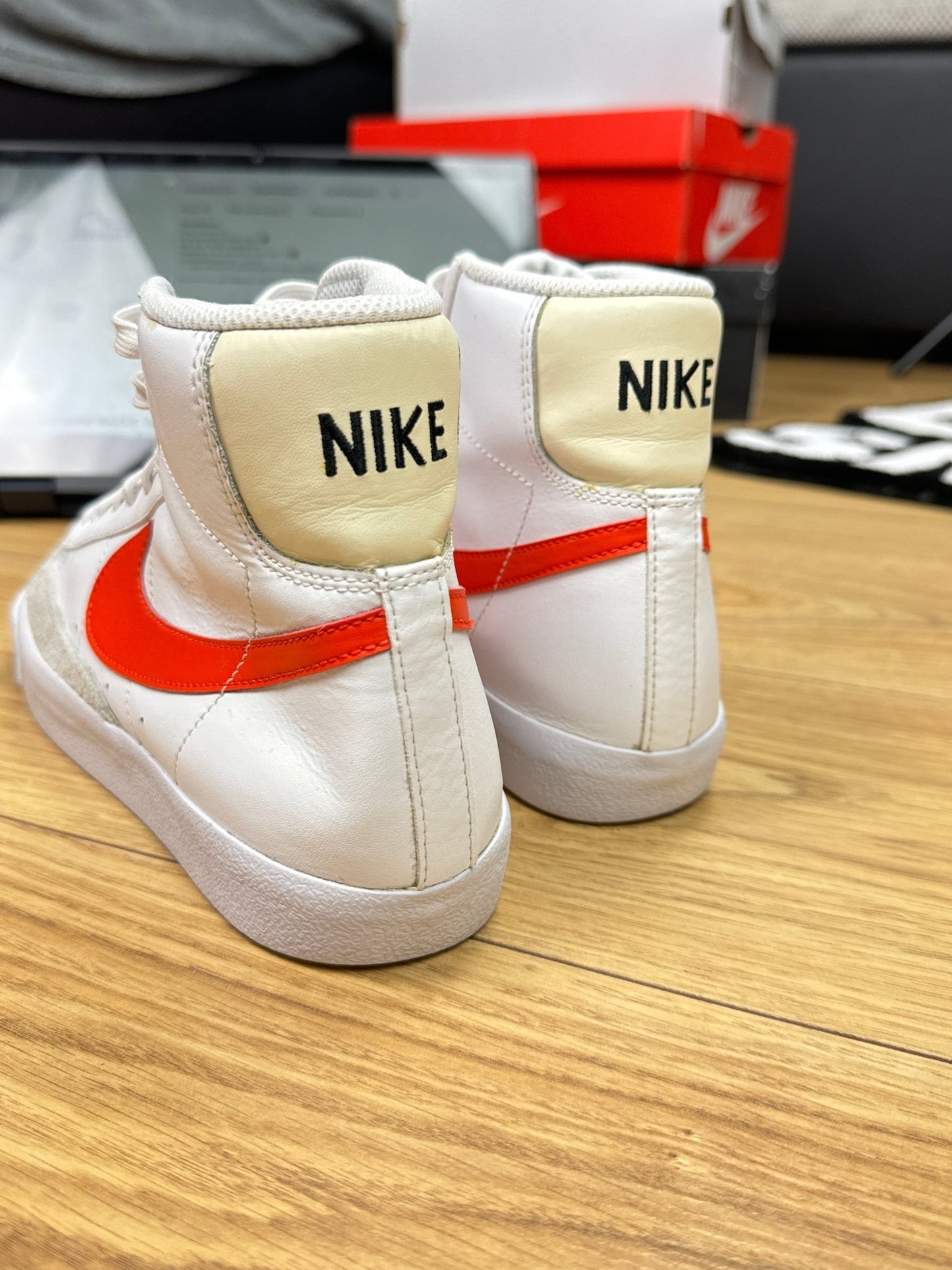 Nike Blazer Mid 77 (40)