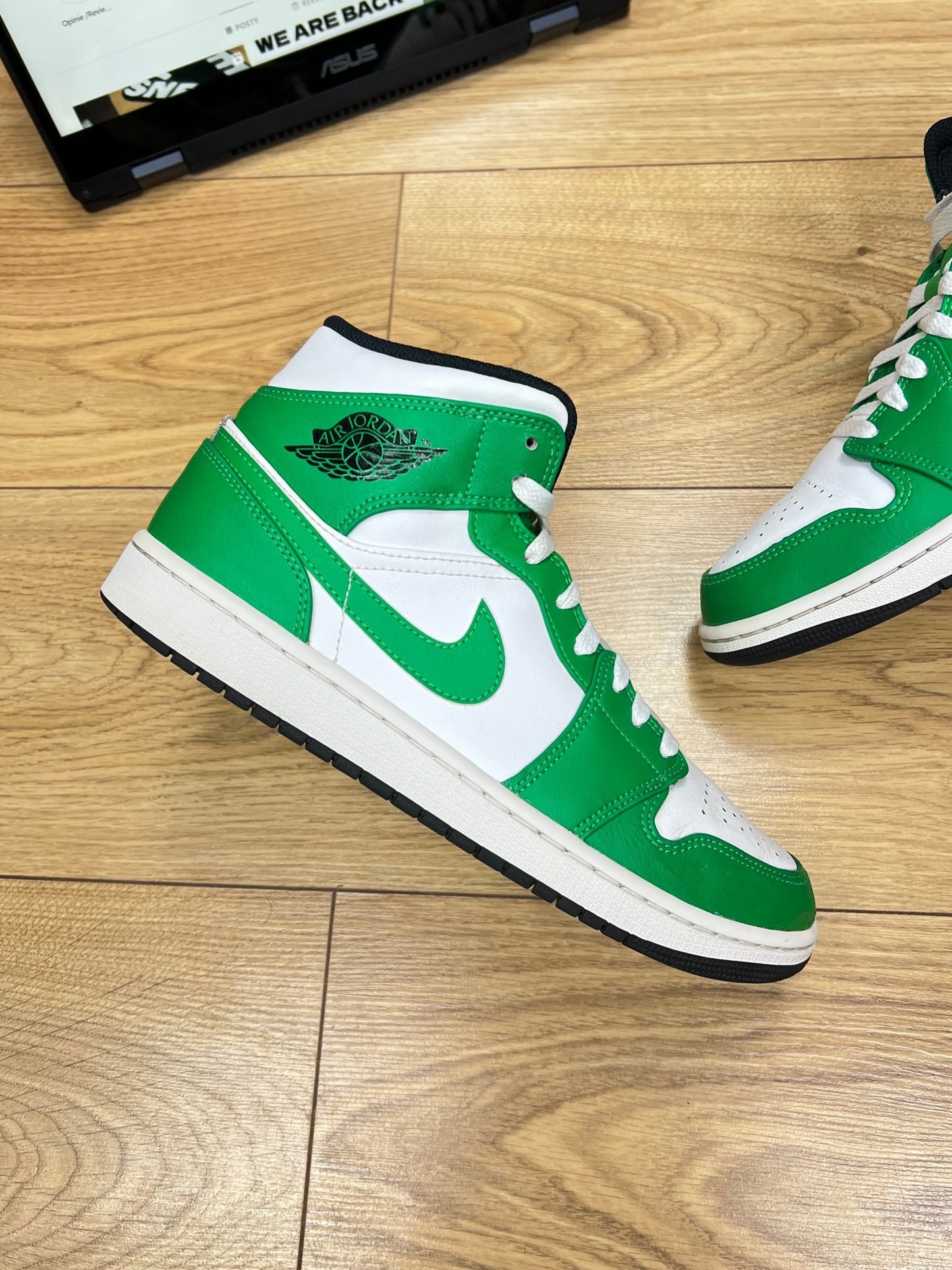 Nike Air Jordan 1 Mid (42.5)