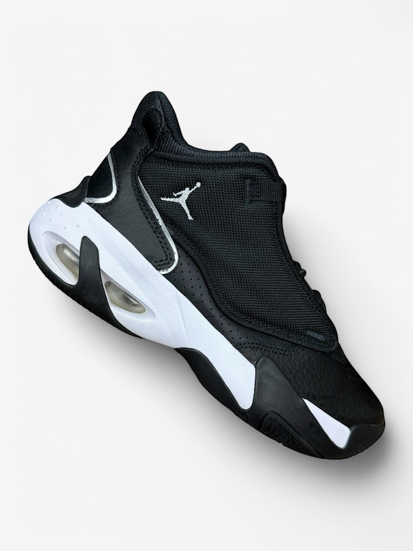 Nike Air Jordan Max Aura 4 (37.5)