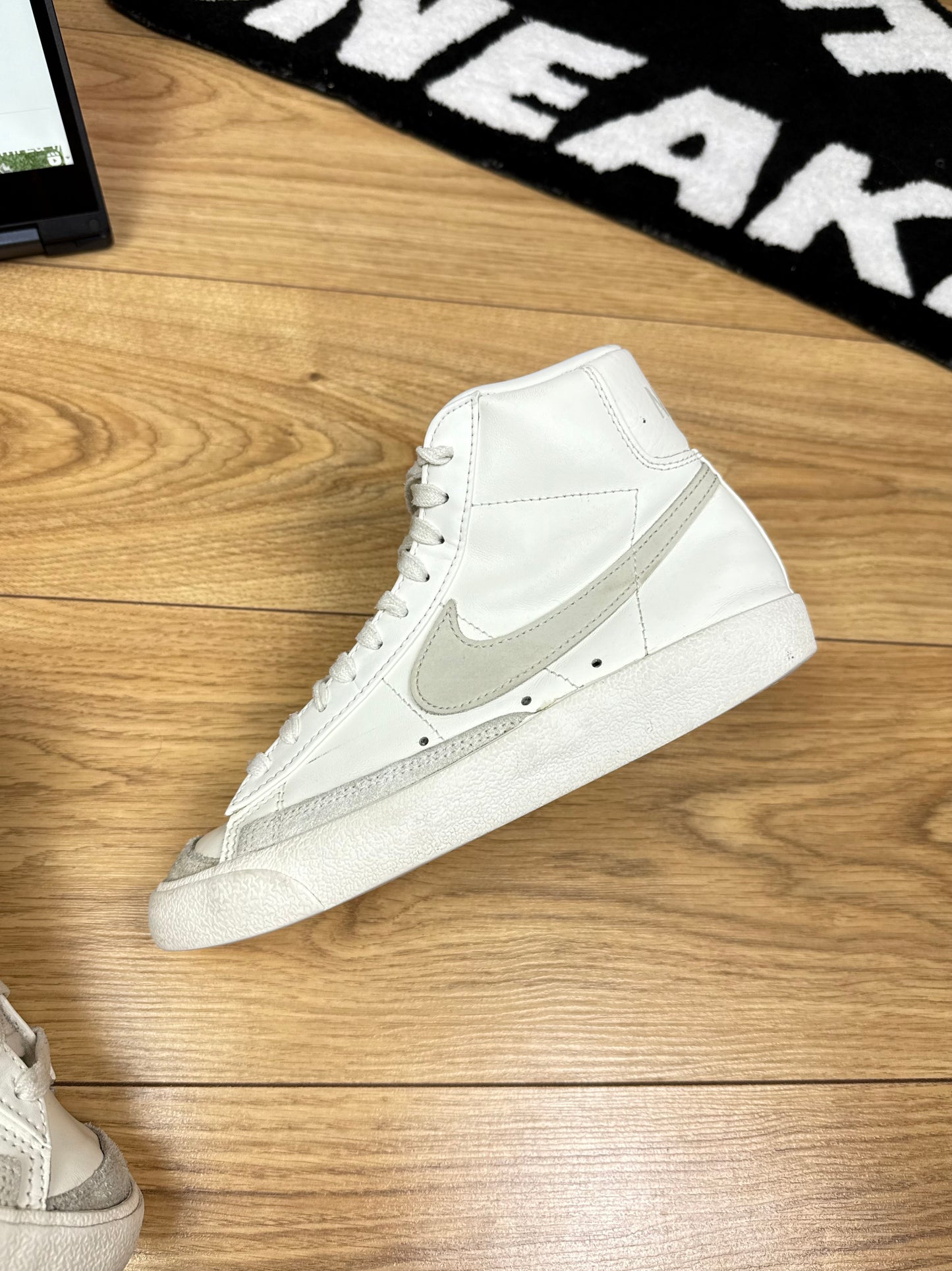 Nike Blazer Mid 77 (37.5)