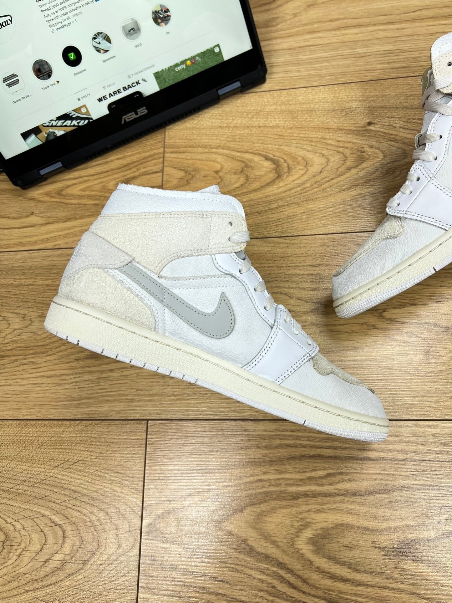 Nike Air Jordan 1 Mid (43)