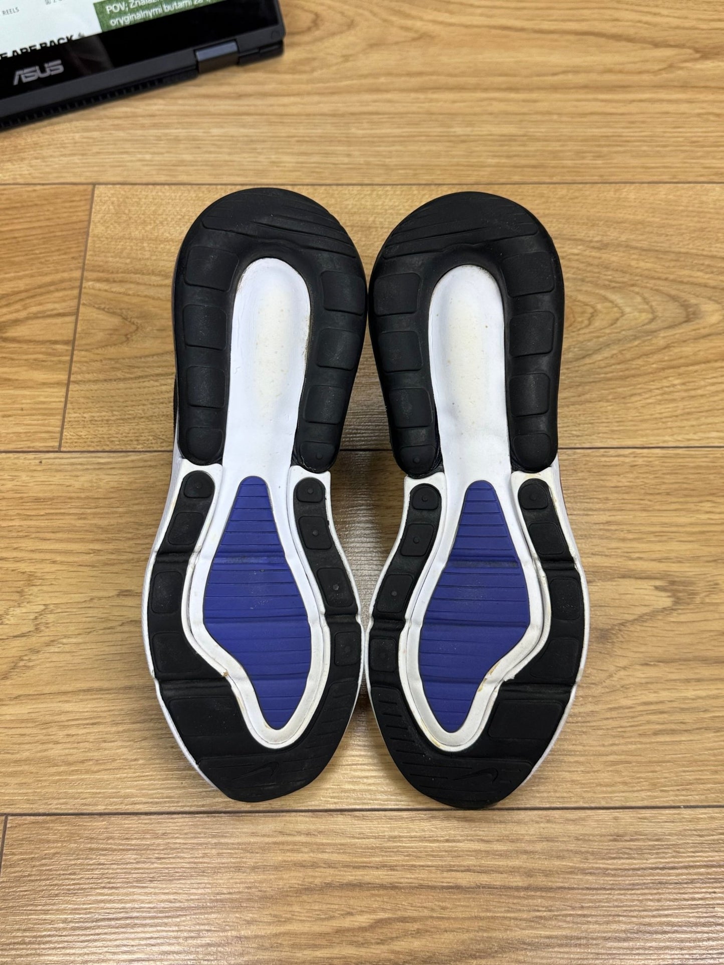 Nike Air Max 270 (40)