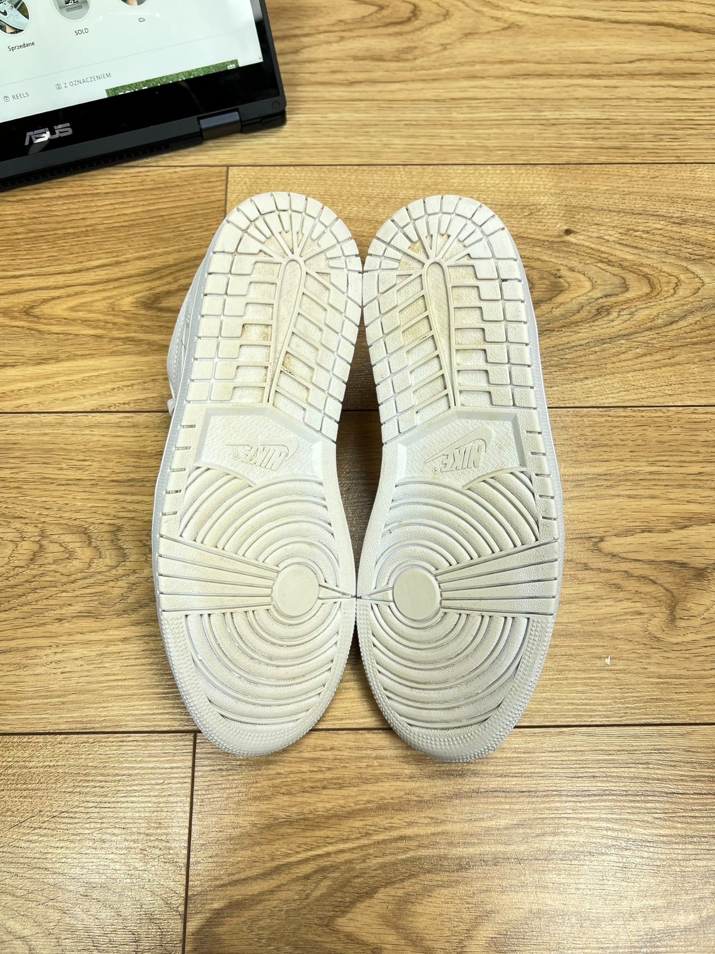 Nike Air Jordan 1 Low (42)