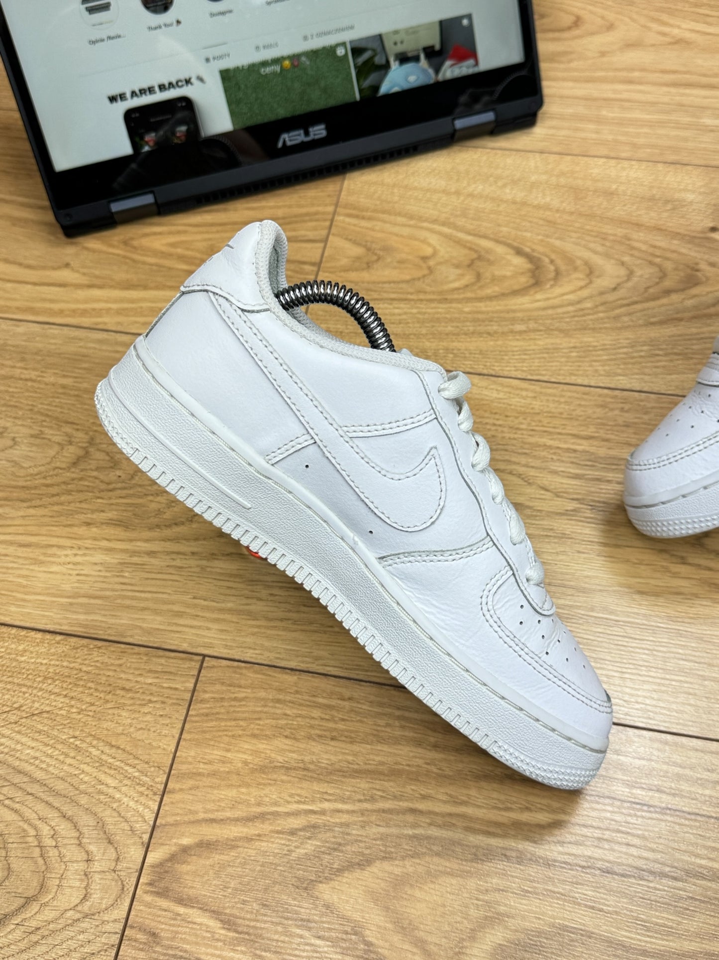 Nike Air Force 1 Low (37.5)
