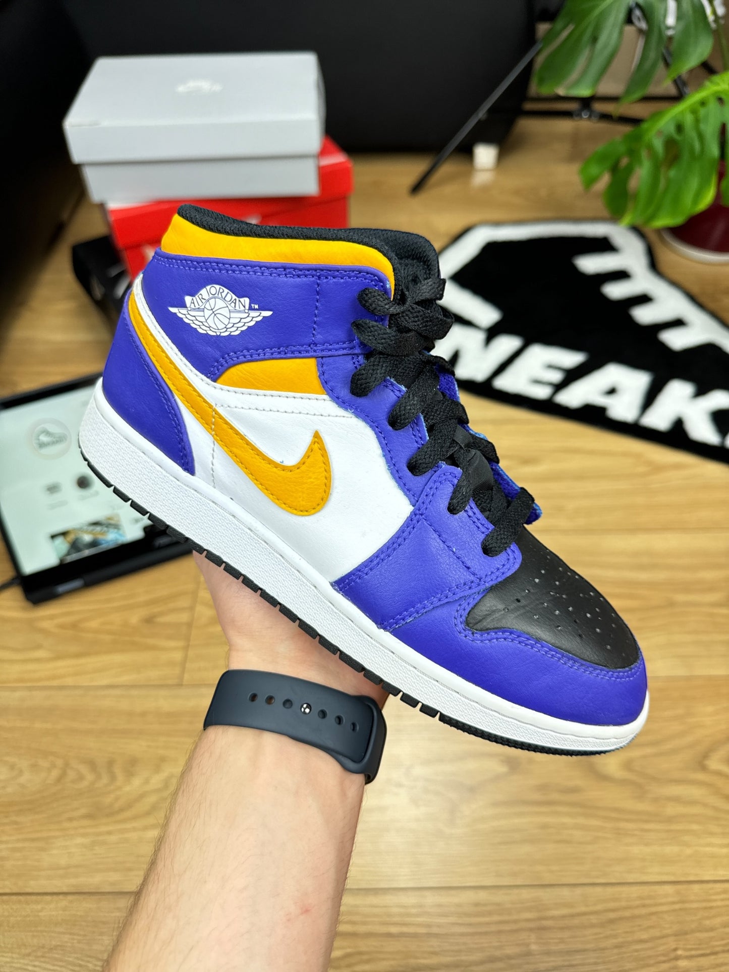 Nike Air Jordan 1 Mid (38.5)