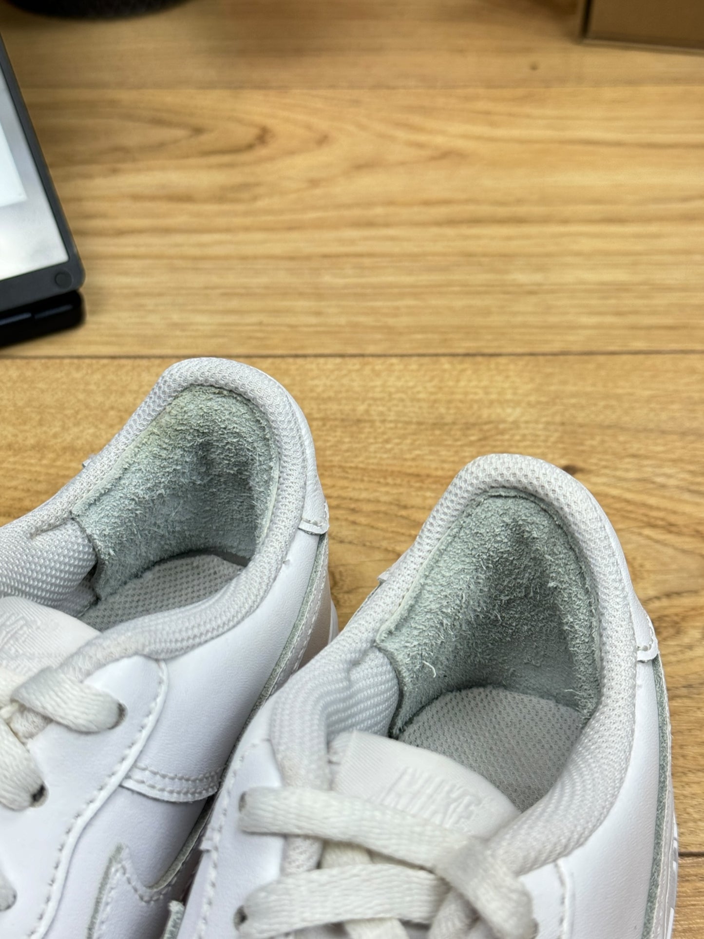 Nike Air Force 1 Low (37.5)