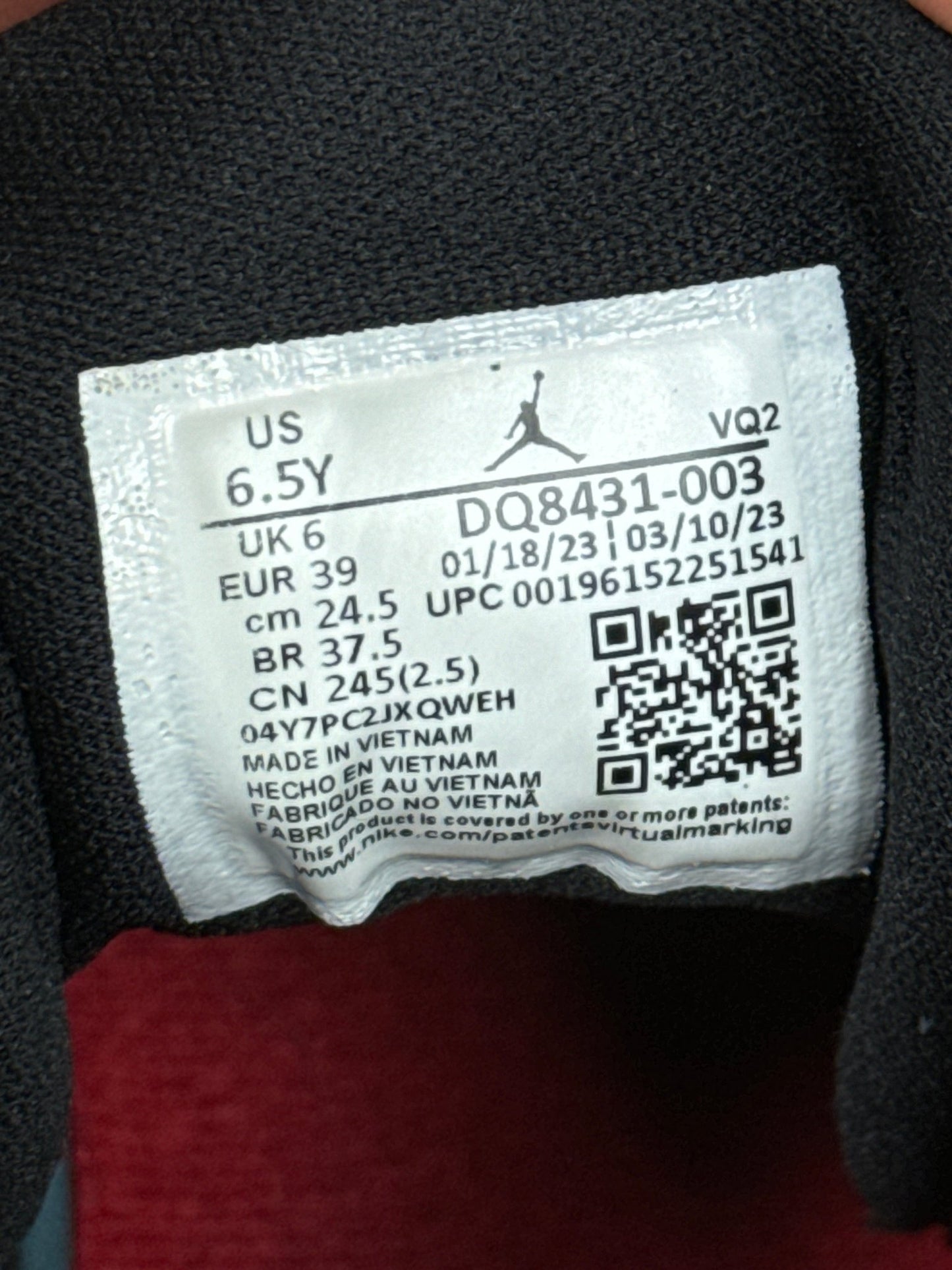 Nike Air Jordan Jumpman Two Trey (39)