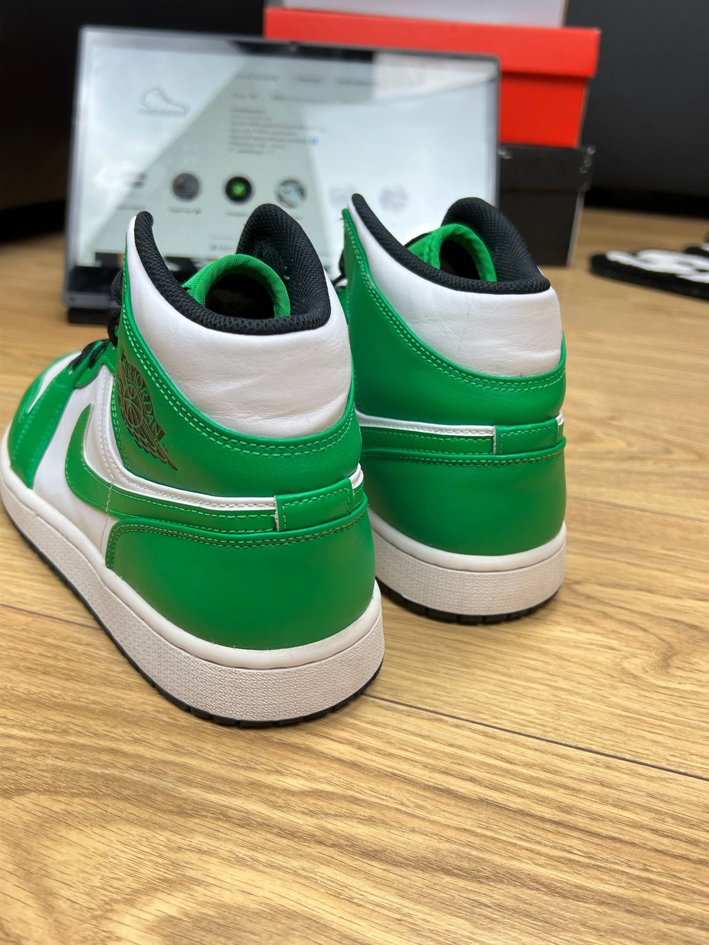 Nike Air Jordan 1 Mid (44)