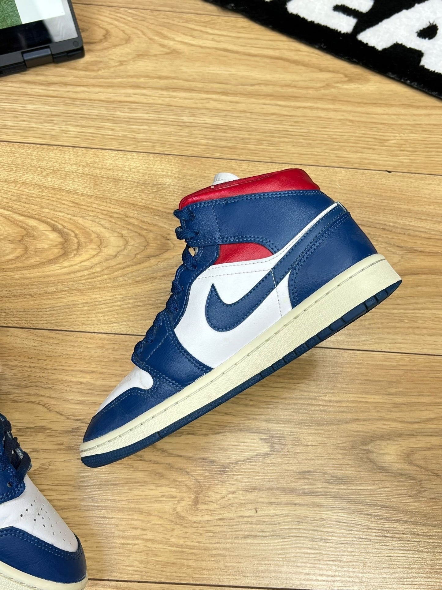 Nike Air Jordan 1 Mid (38.5)