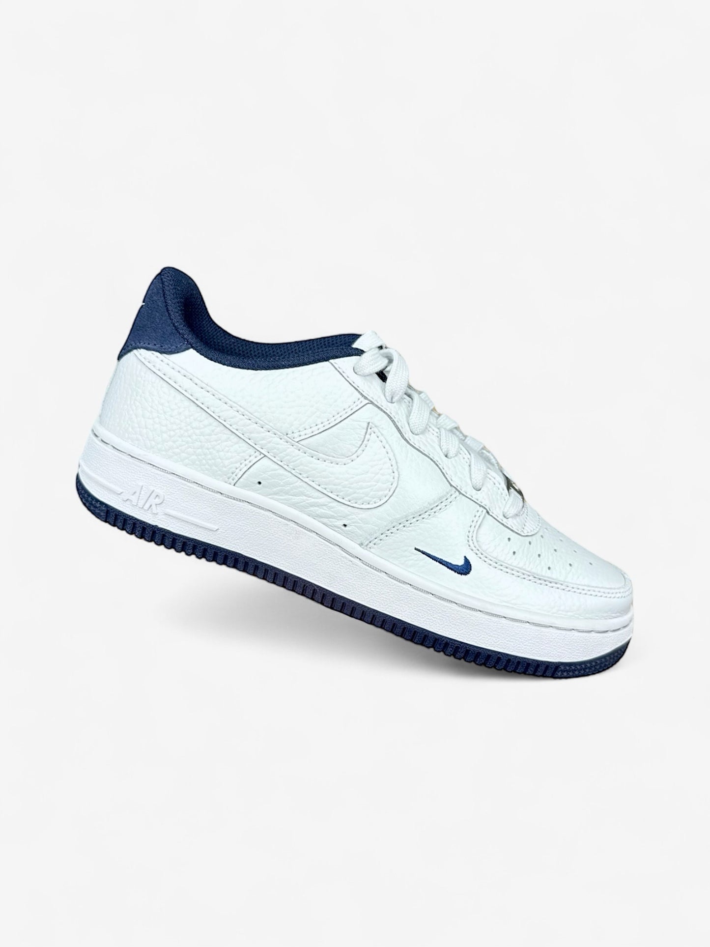 Nike Air Force 1 Low (37.5)