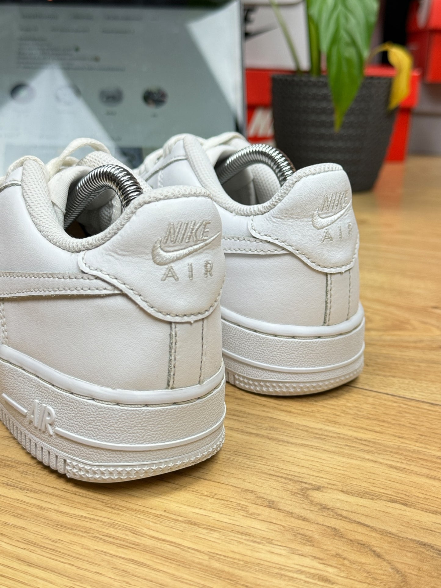 Nike Air Force 1 Low (37.5)
