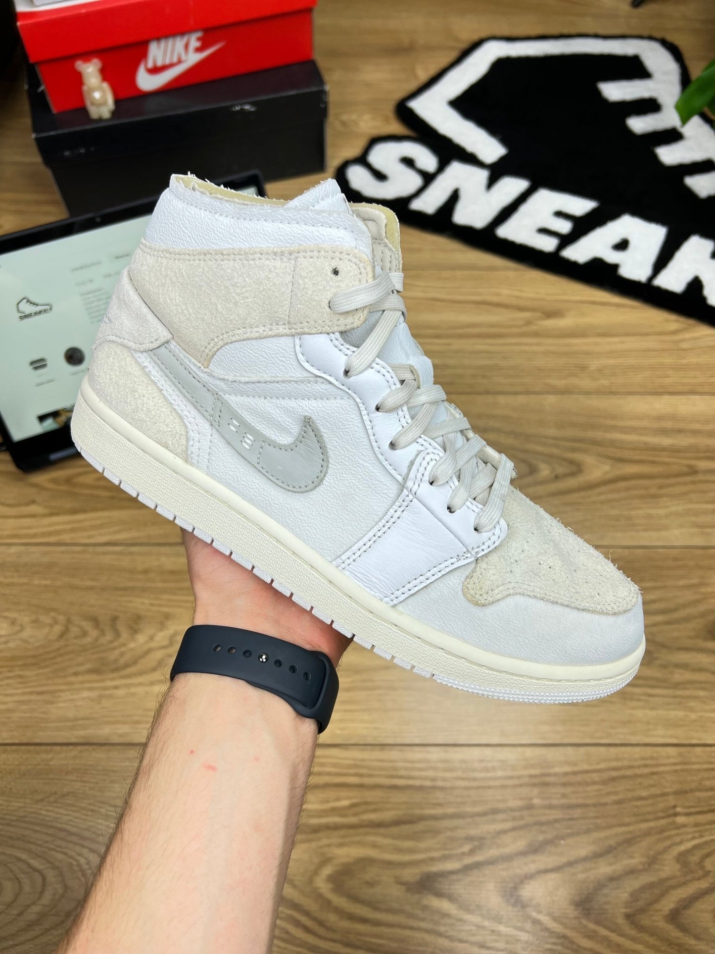 Nike Air Jordan 1 Mid (43)