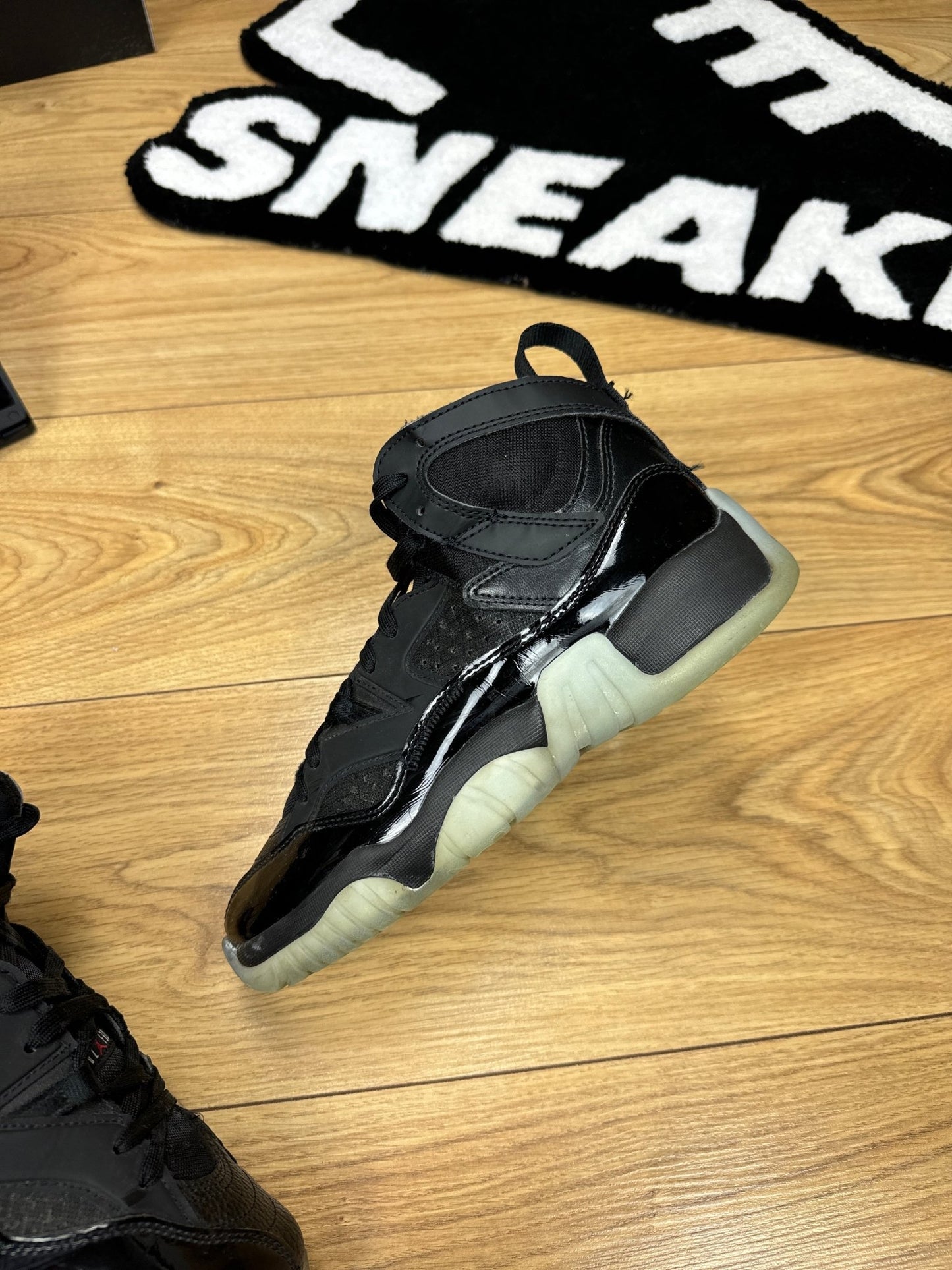 Nike Air Jordan Jumpman Two Trey (39)