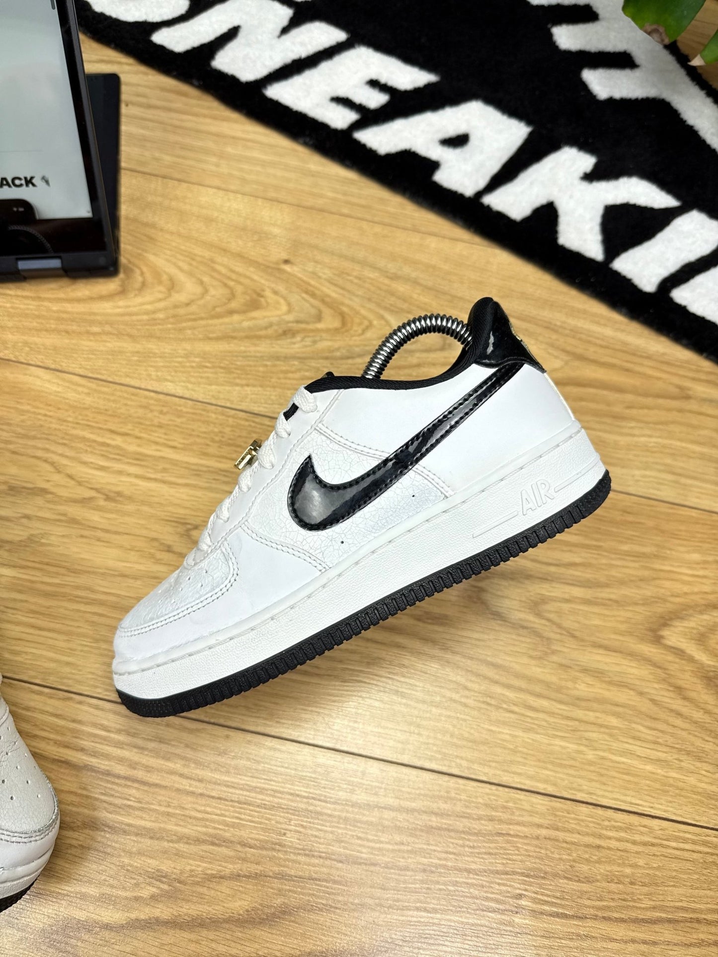 Nike Air Force 1 Low (37.5)