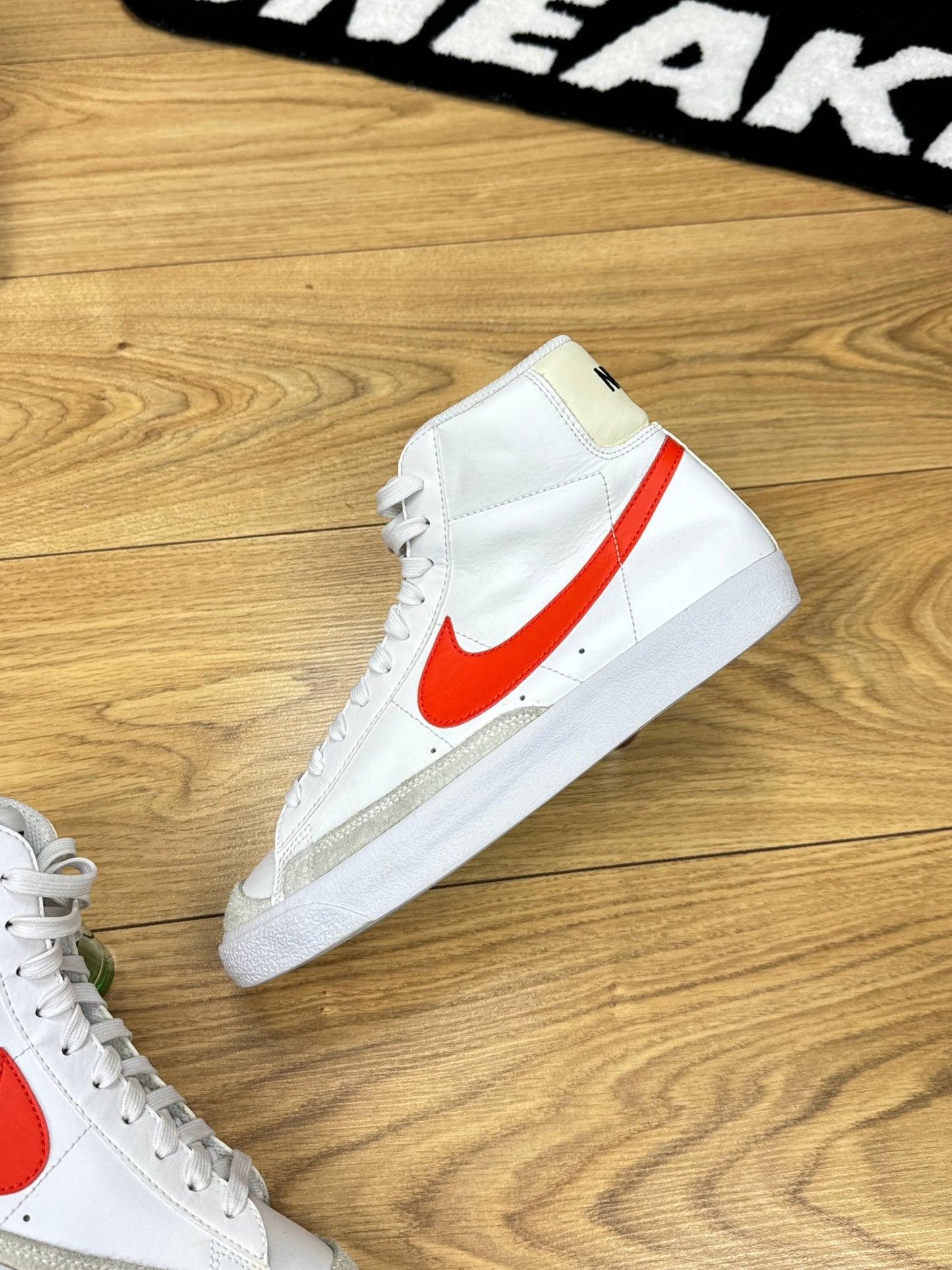 Nike Blazer Mid 77 (40)