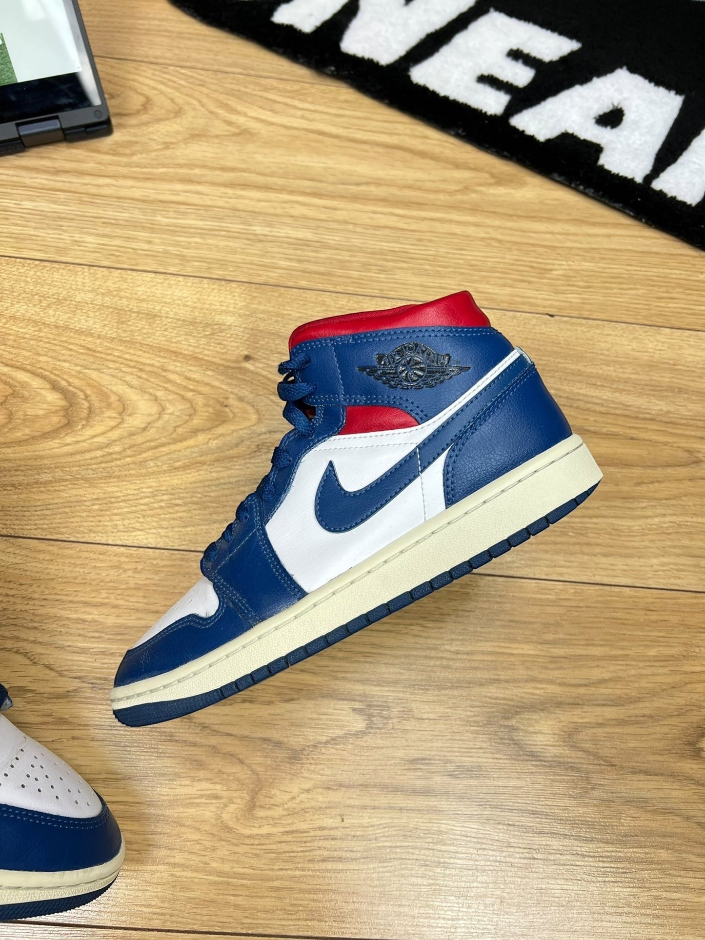 Nike Air Jordan 1 Mid (38.5)