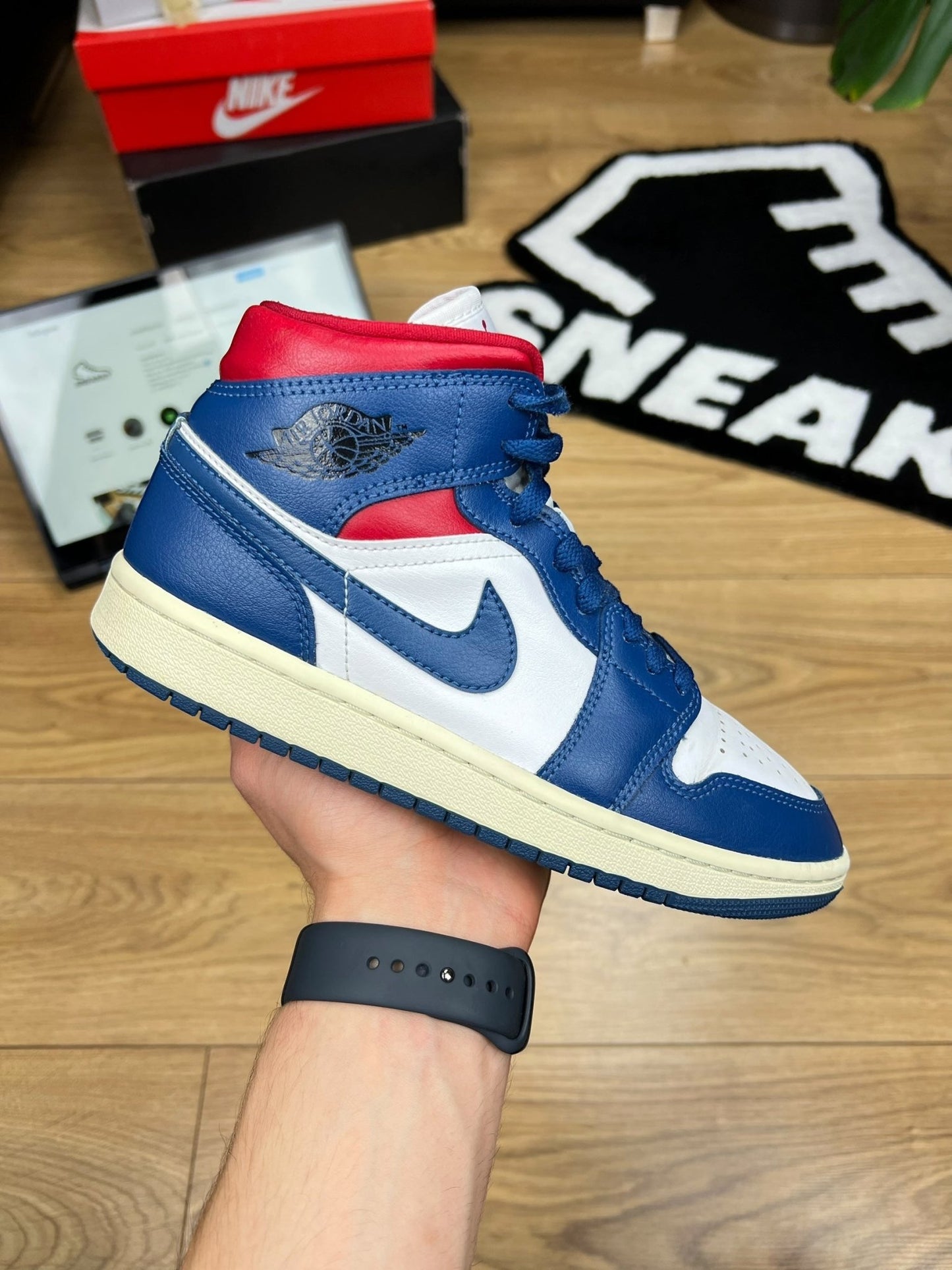 Nike Air Jordan 1 Mid (38.5)
