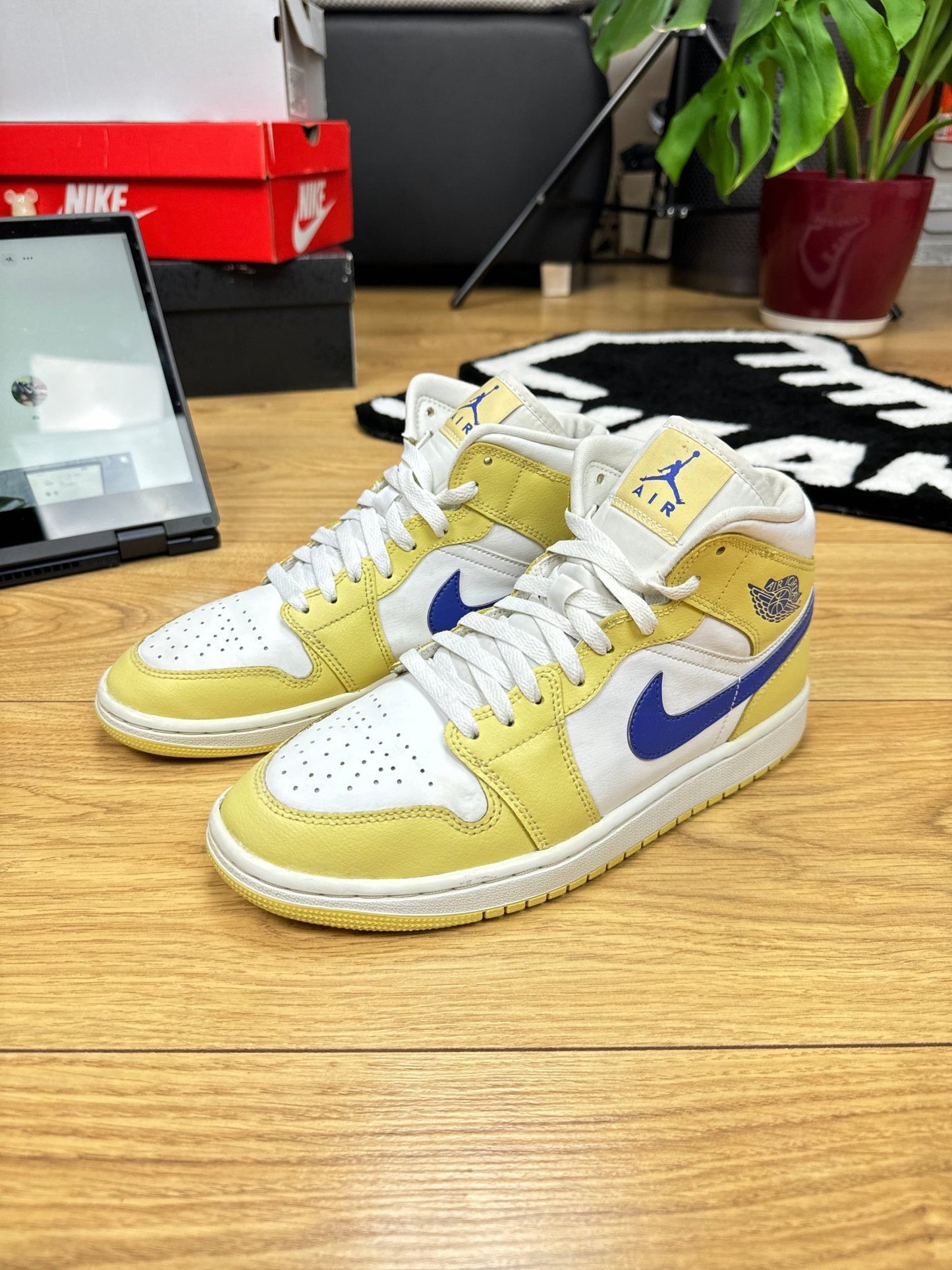 Nike Air Jordan 1 Mid (40.5)