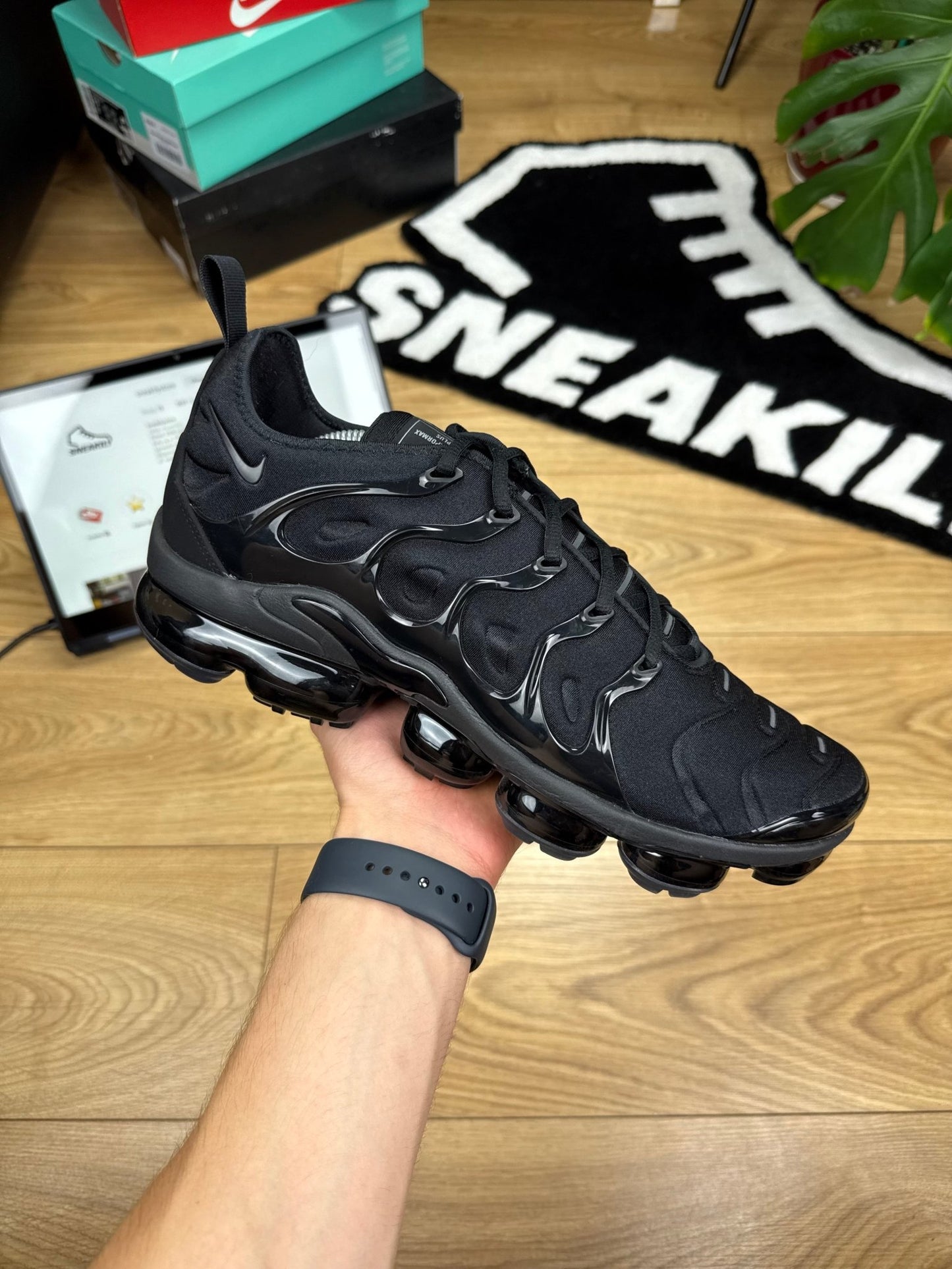 Nike Air Vapormax Plus (45.5)