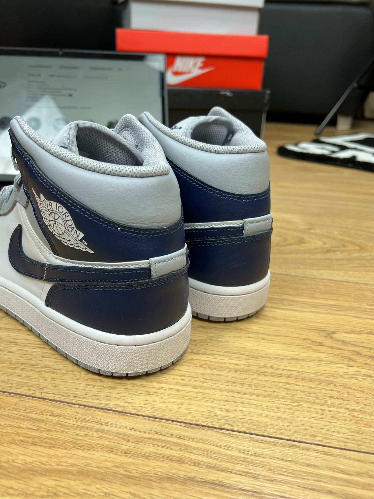 Nike Air Jordan 1 Mid (43)