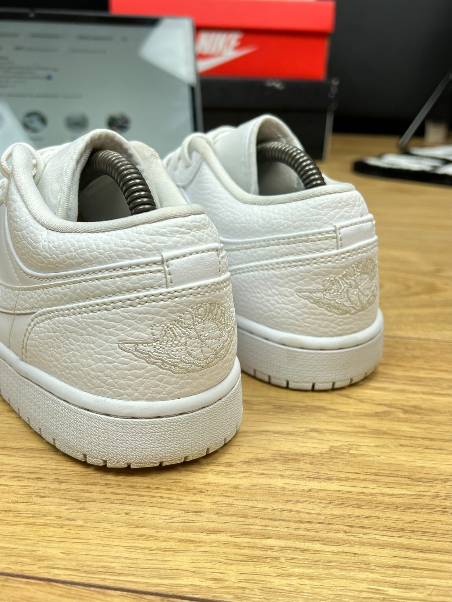 Nike Air Jordan 1 Low (42)