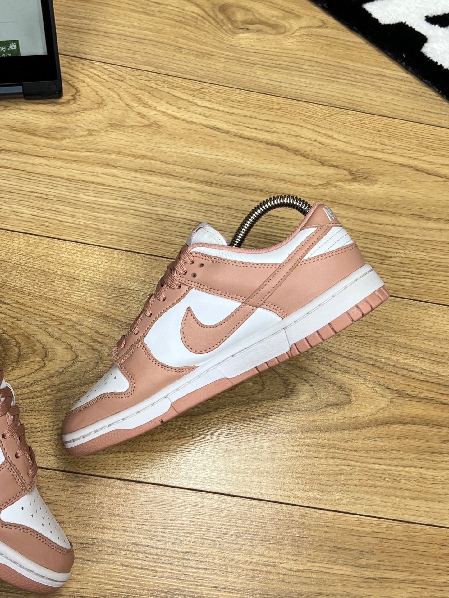 Nike Dunk Low (37.5)