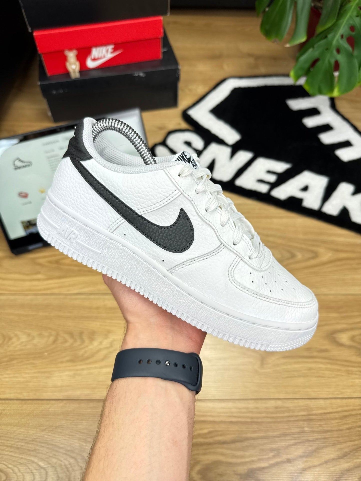 Nike Air Force 1 Low (37.5)