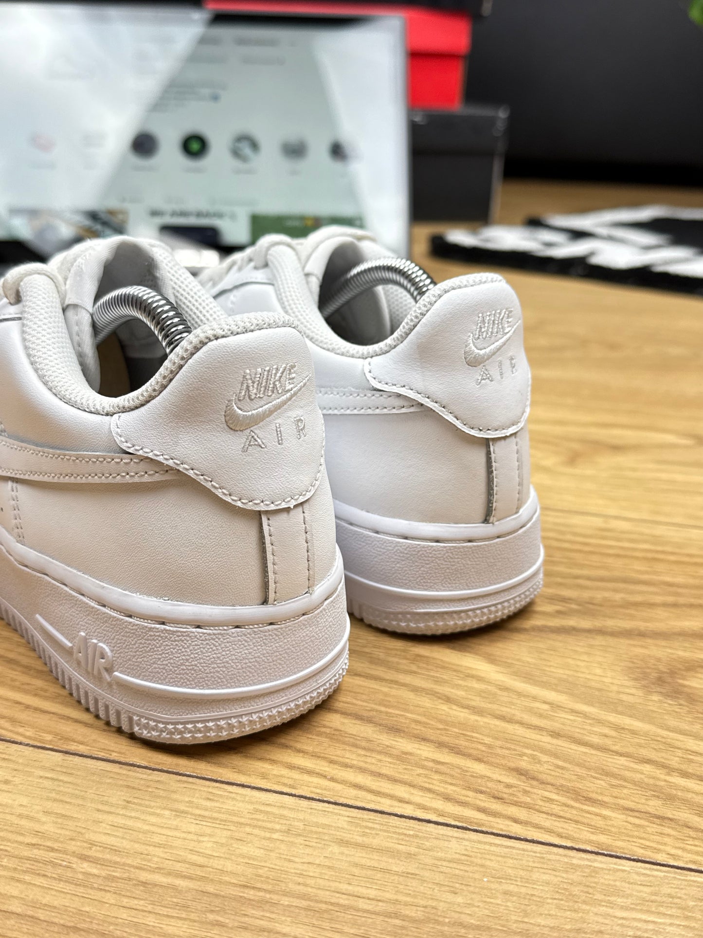 Nike Air Force 1 Low (40)