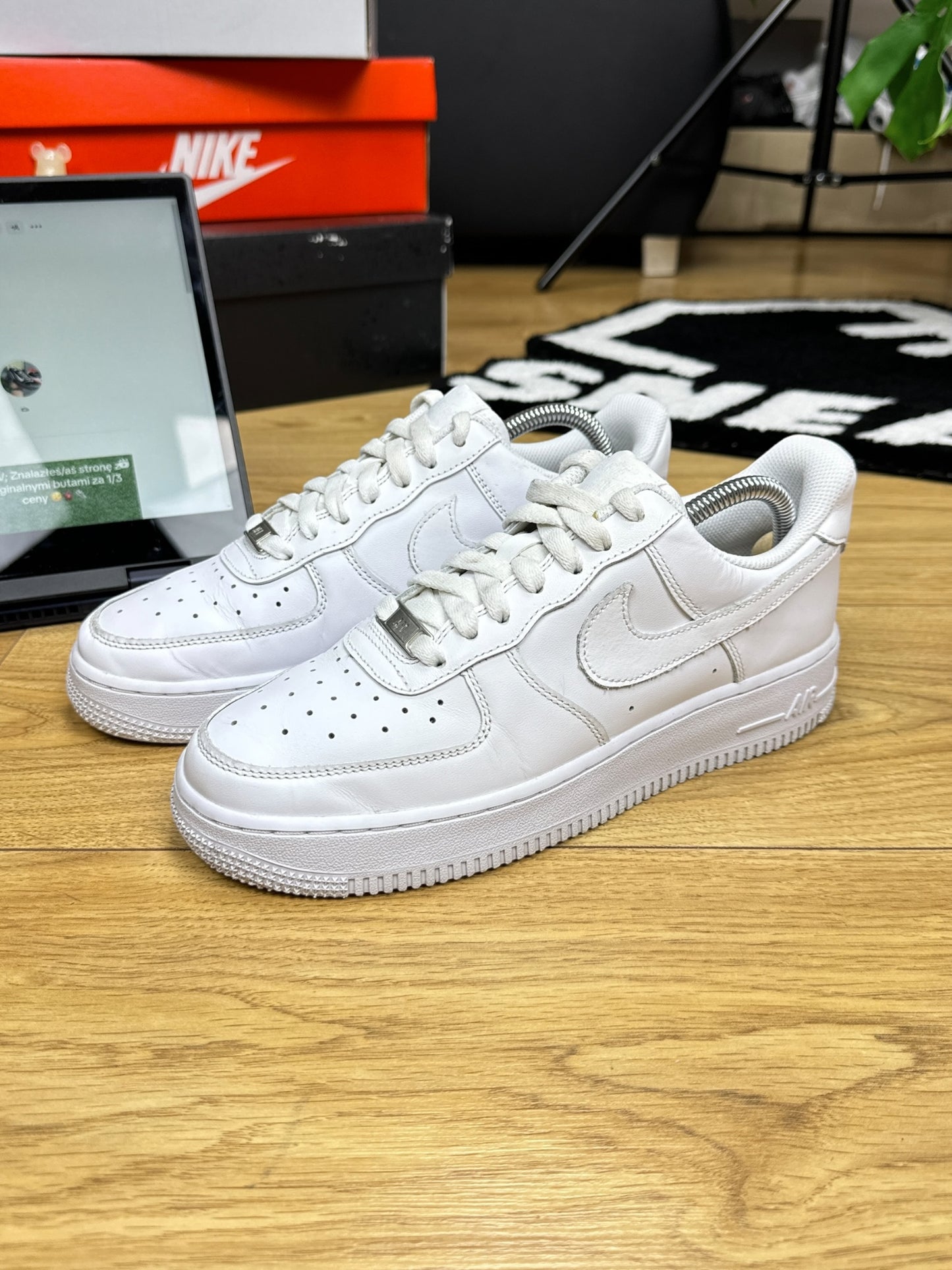 Nike Air Force 1 Low (40)