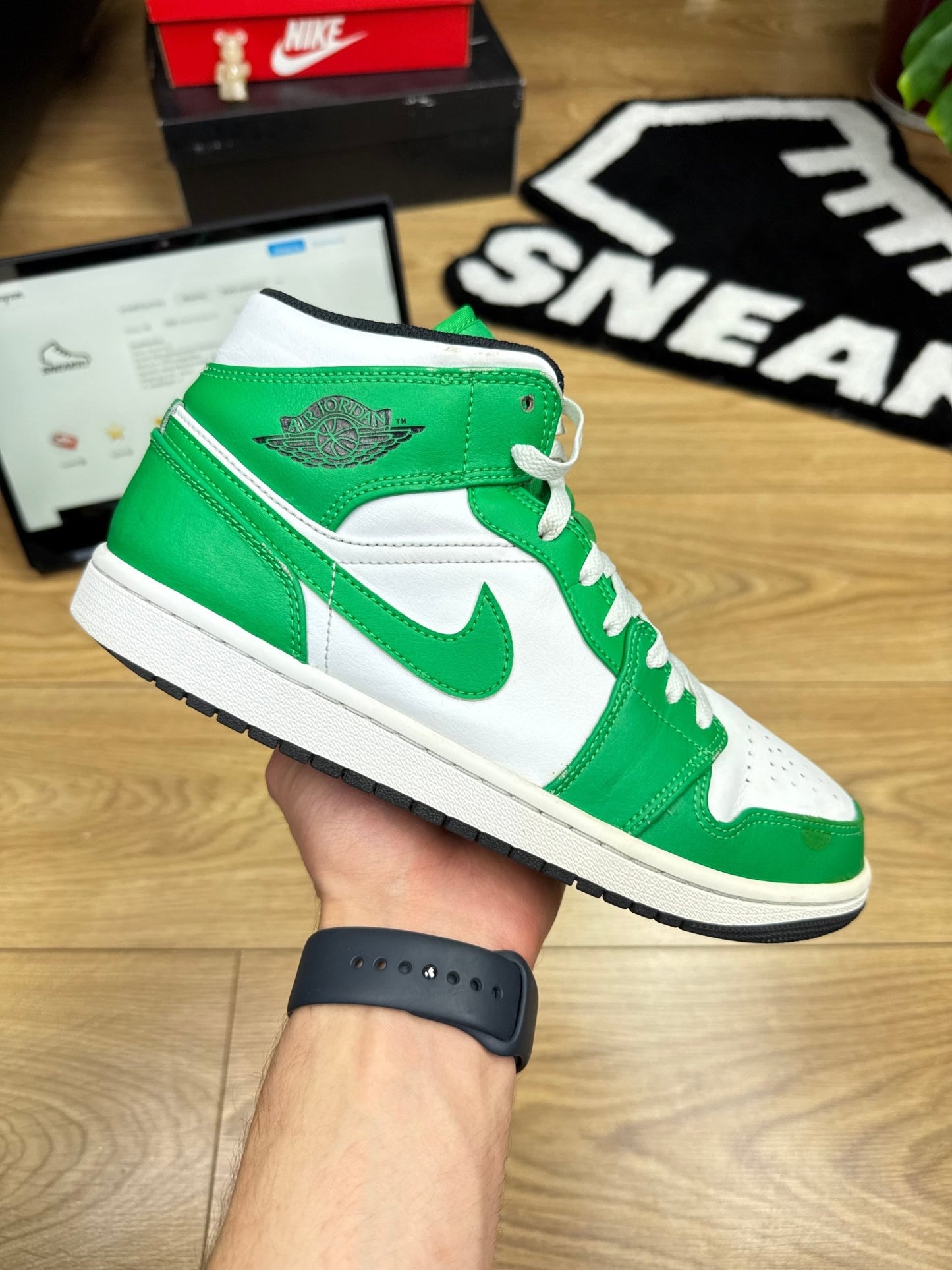 Nike Air Jordan 1 Mid (42)