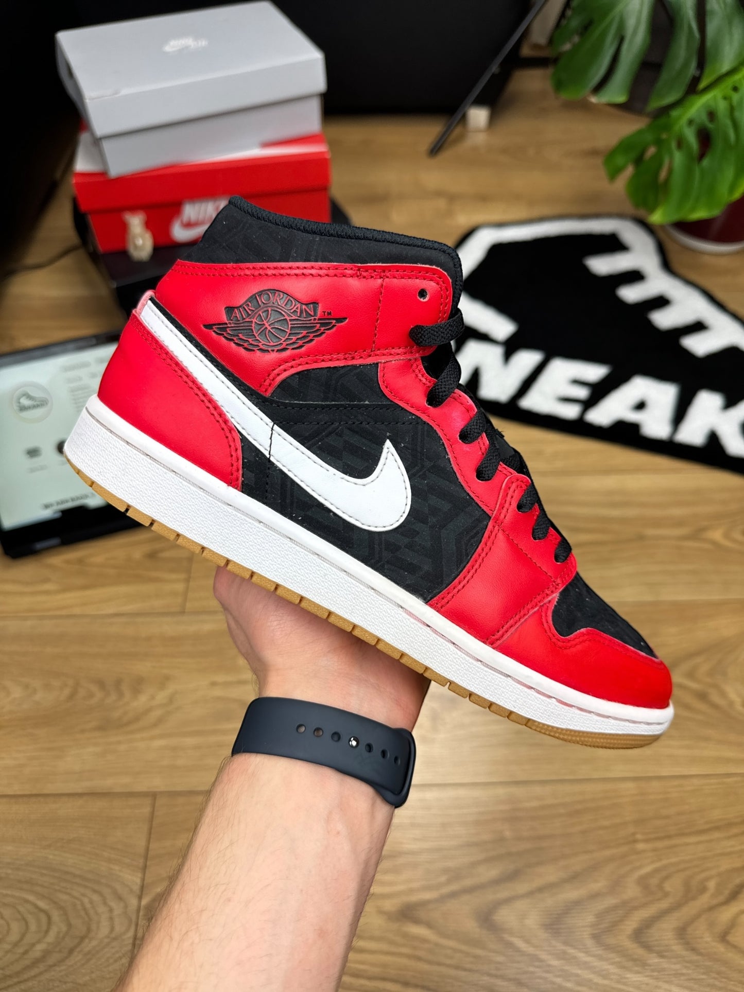 Nike Air Jordan 1 Mid (43)