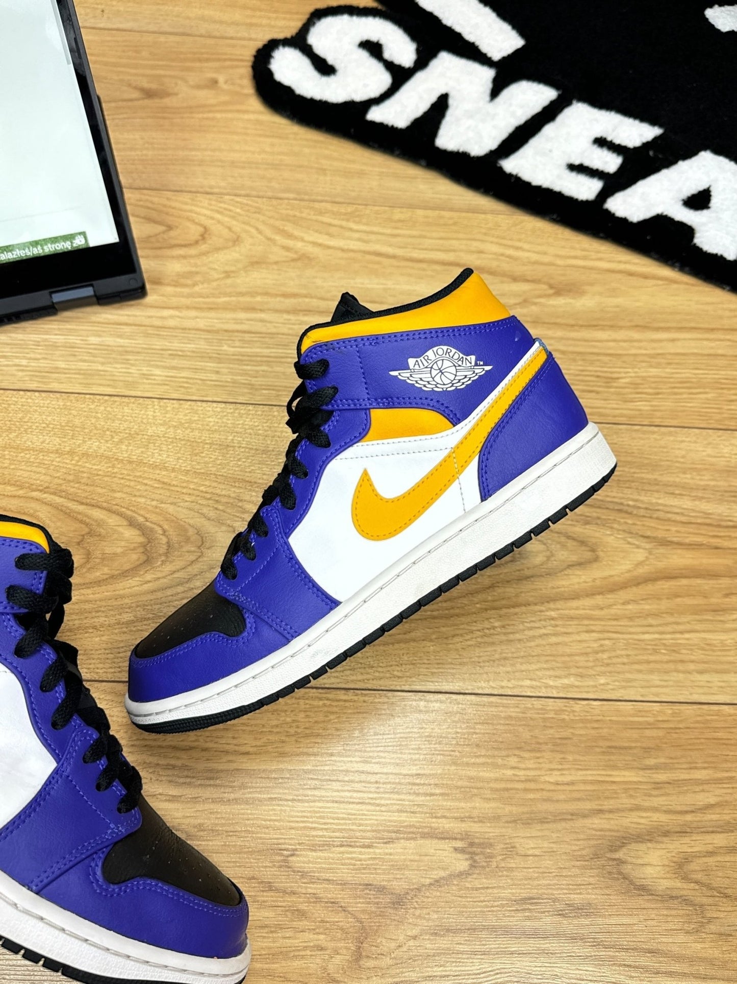 Nike Air Jordan 1 Mid (44)