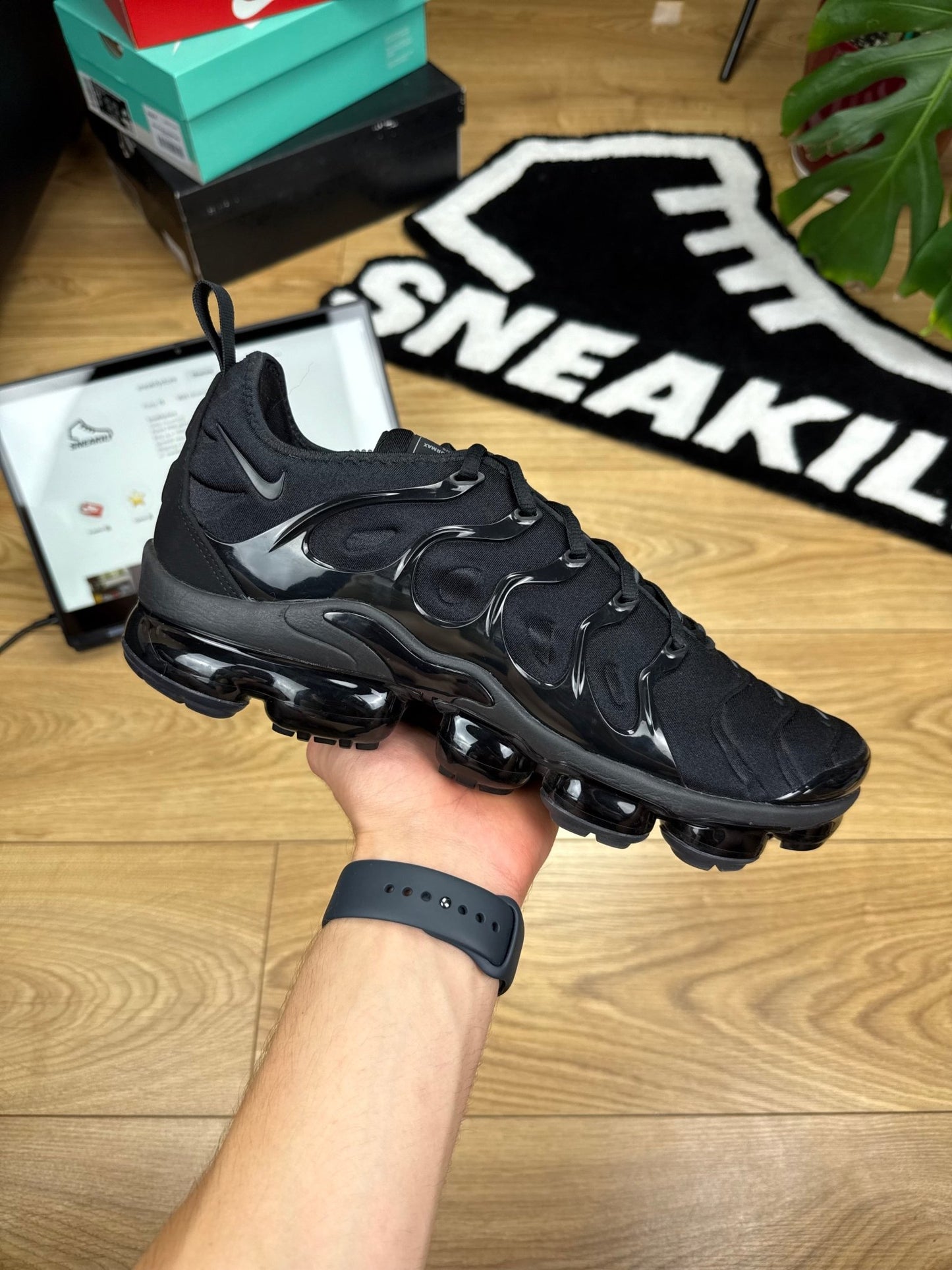 Nike Air Vapormax Plus (45.5)