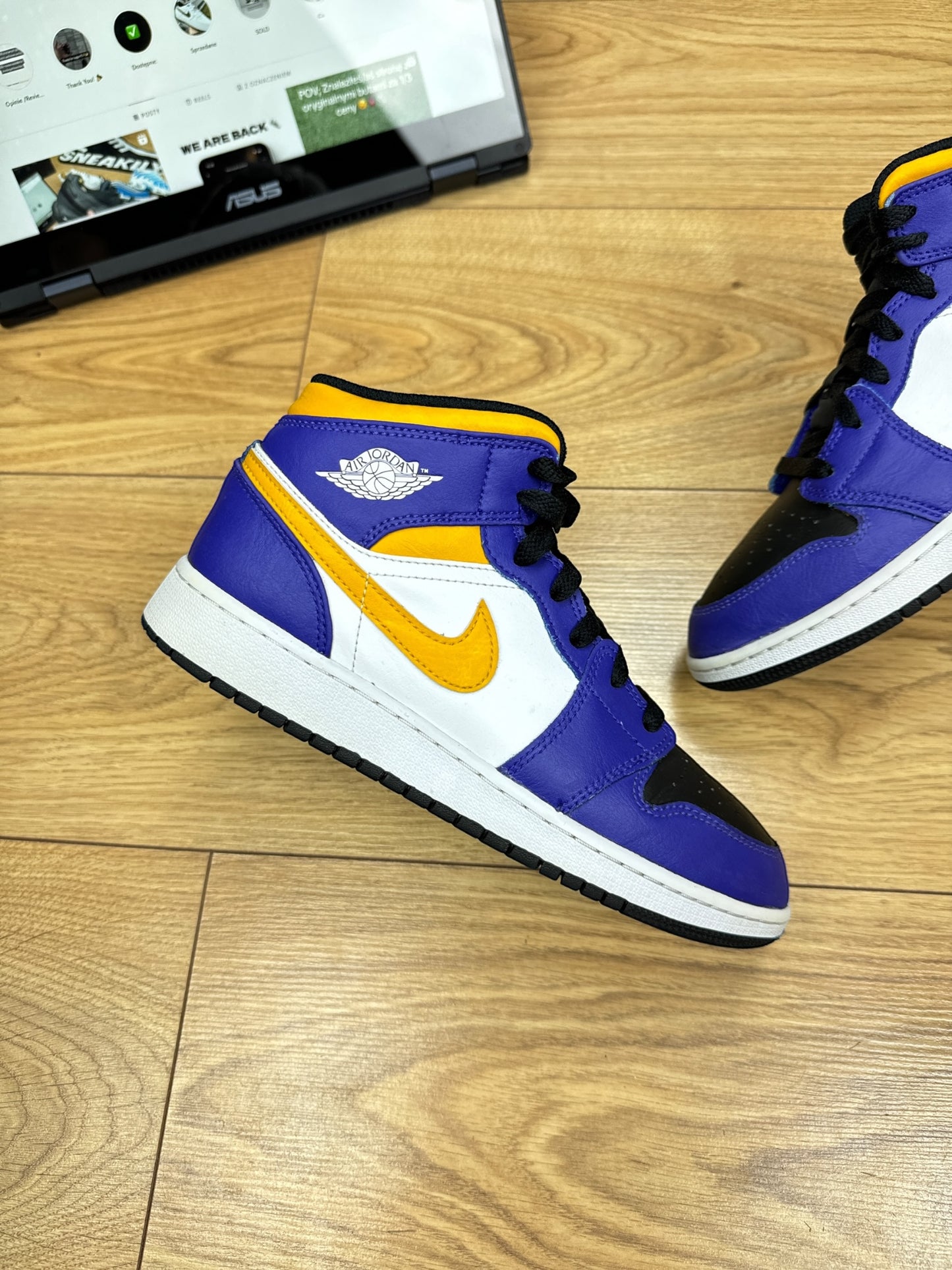 Nike Air Jordan 1 Mid (38.5)
