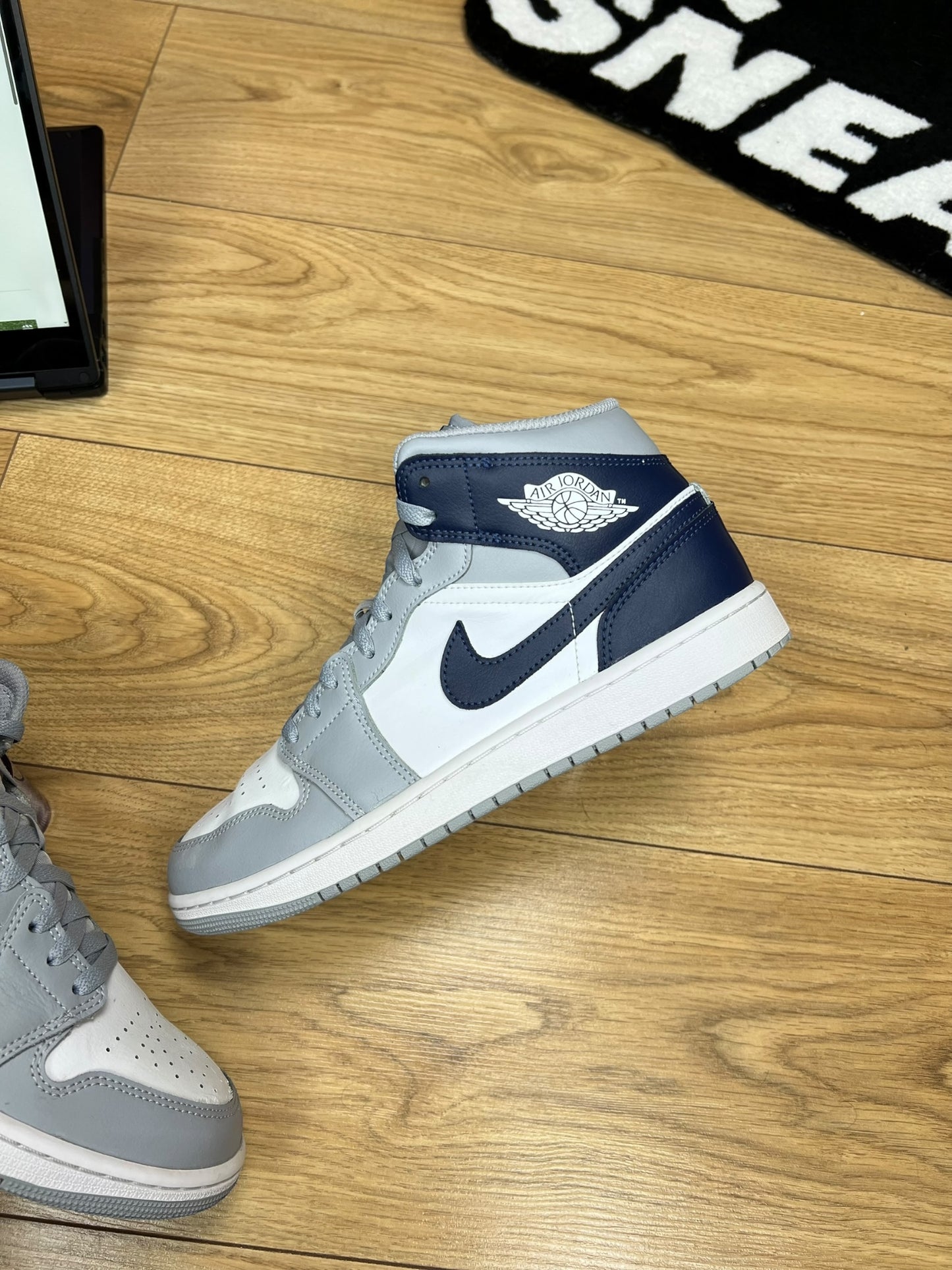Nike Air Jordan 1 Mid (43)