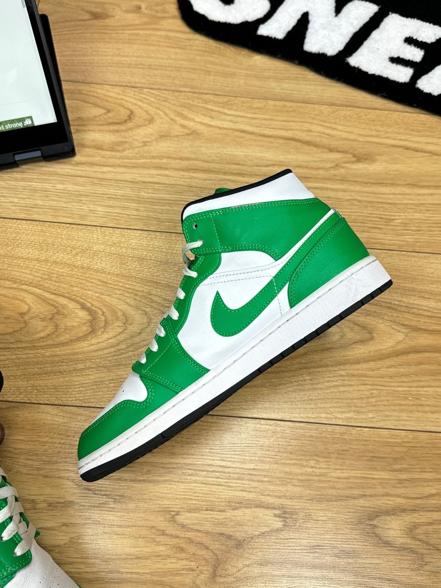 Nike Air Jordan 1 Mid (44)