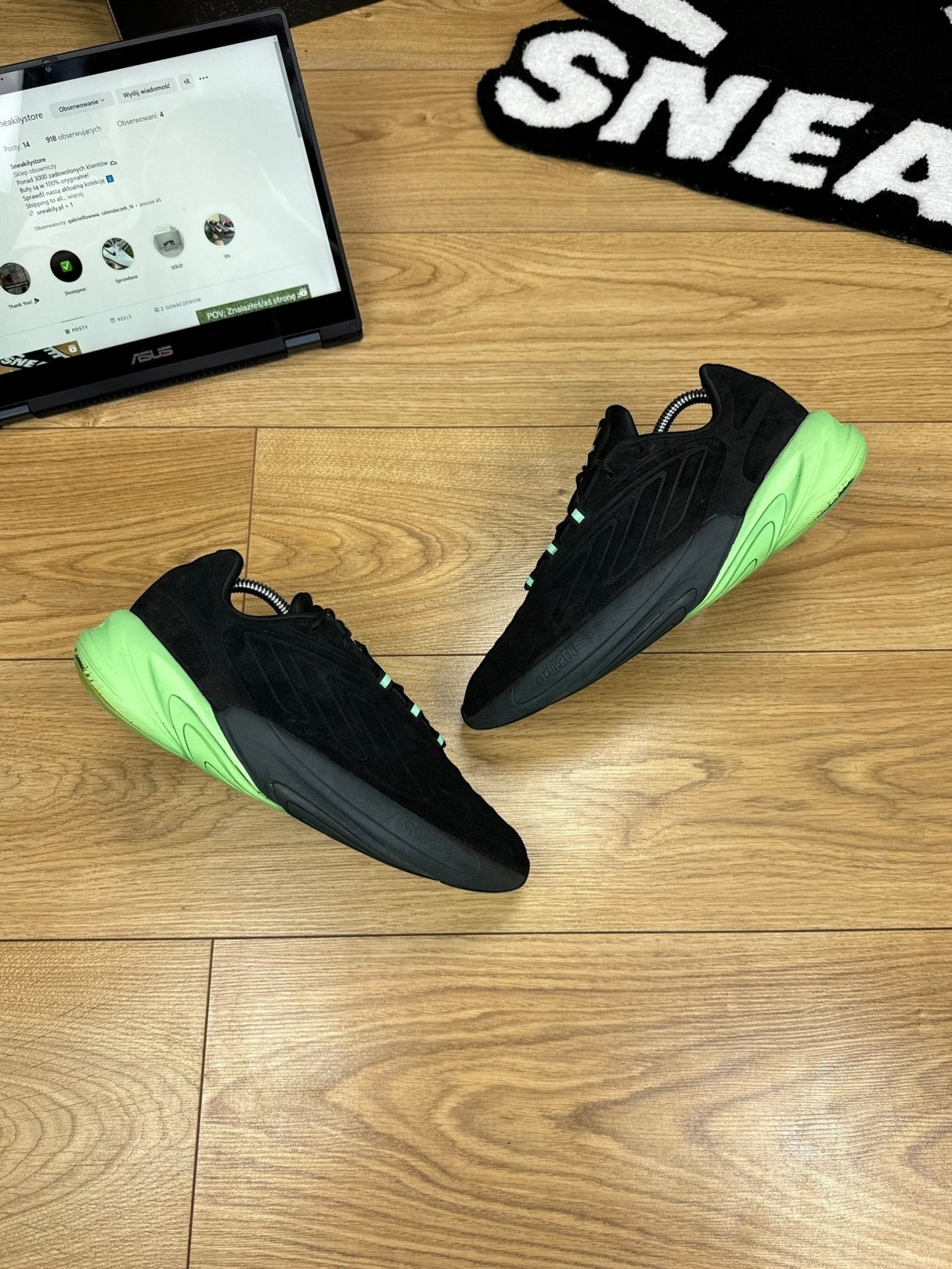 Adidas Ozelia (43 1/3)