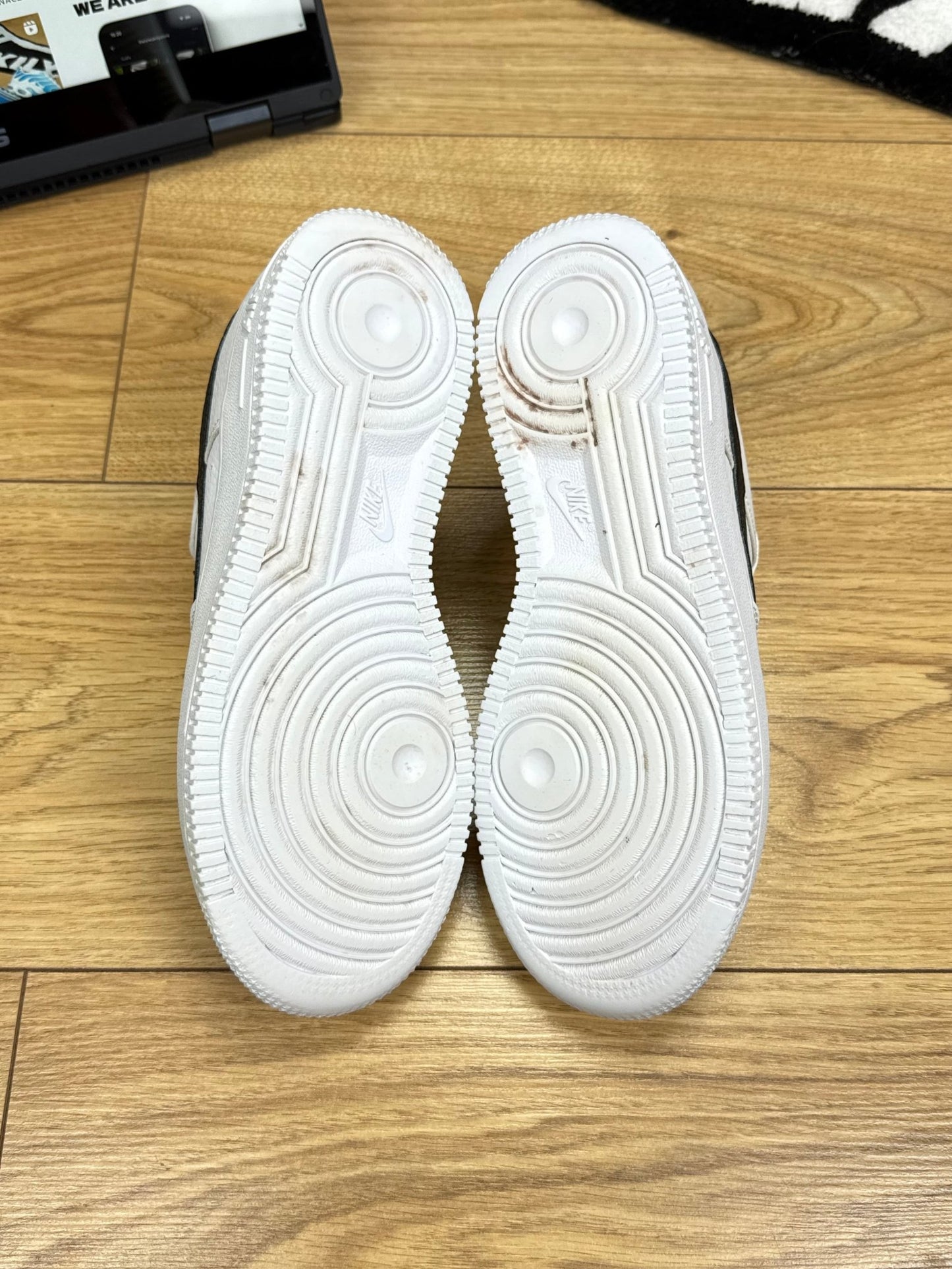 Nike Air Force 1 Low (37.5)
