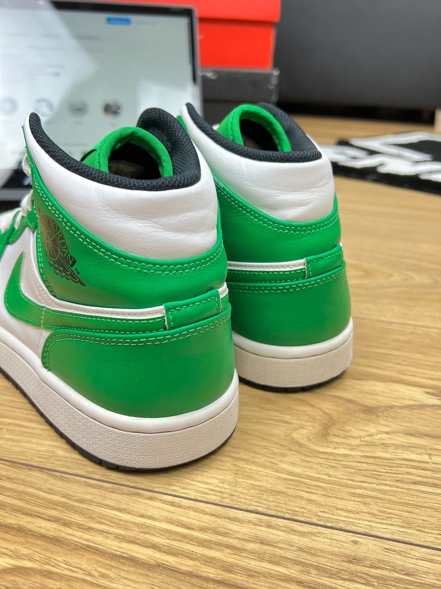 Nike Air Jordan 1 Mid (41)