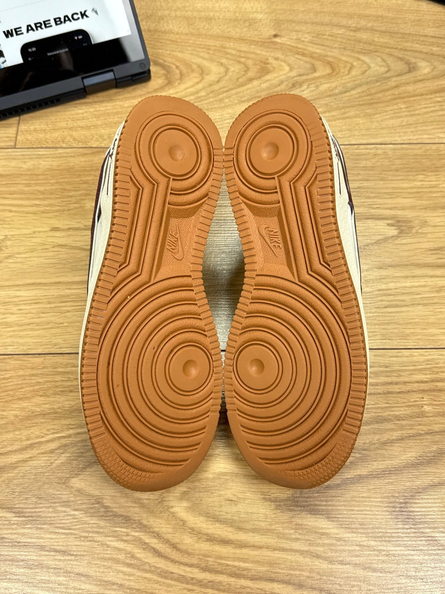 Nike Air Force 1 Low (37.5)