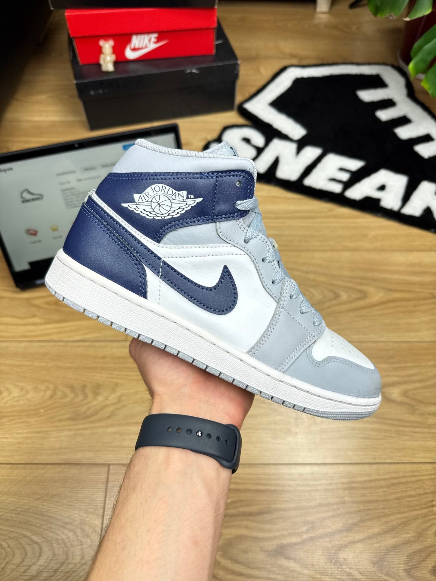 Nike Air Jordan 1 Mid (42.5)