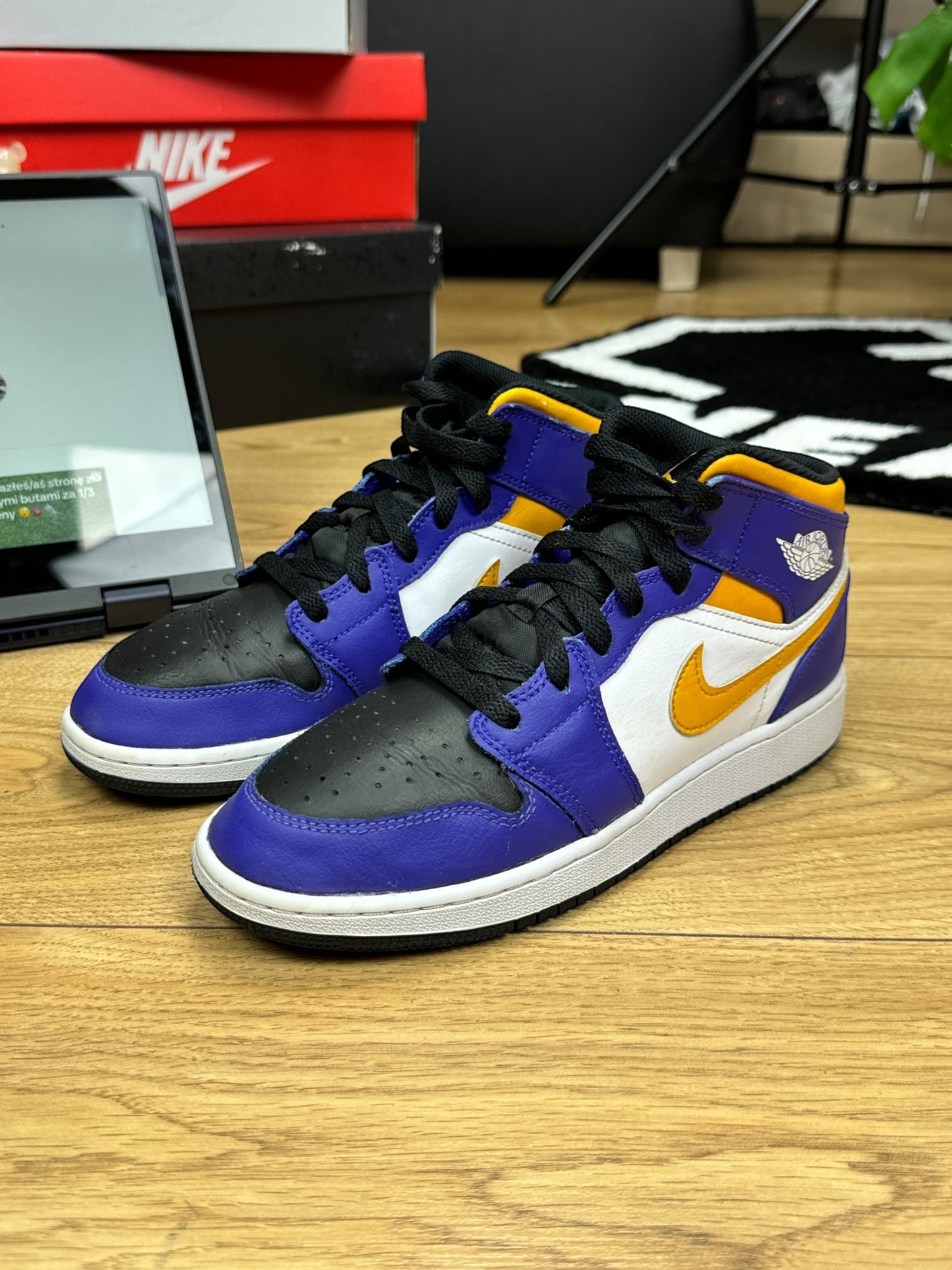 Nike Air Jordan 1 Mid (38.5)