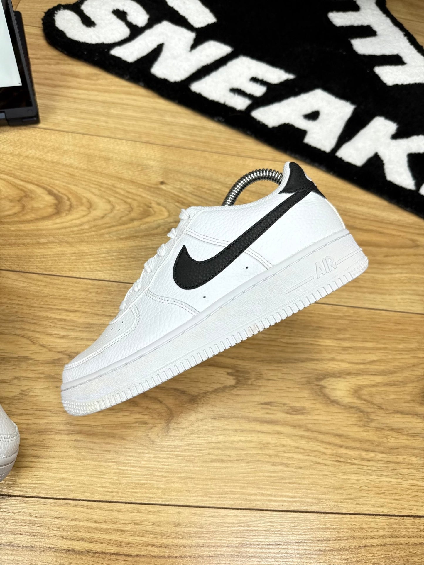 Nike Air Force 1 Low (37.5)