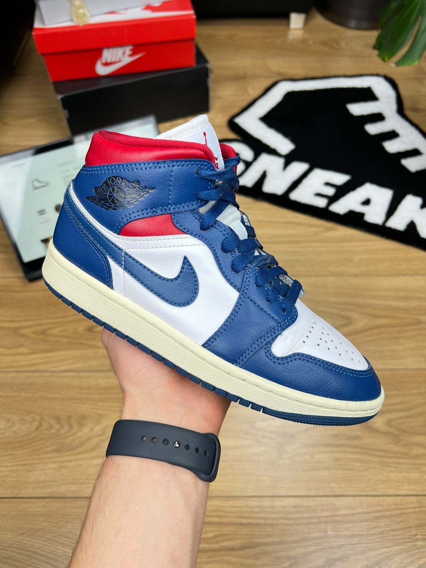 Nike Air Jordan 1 Mid (38.5)