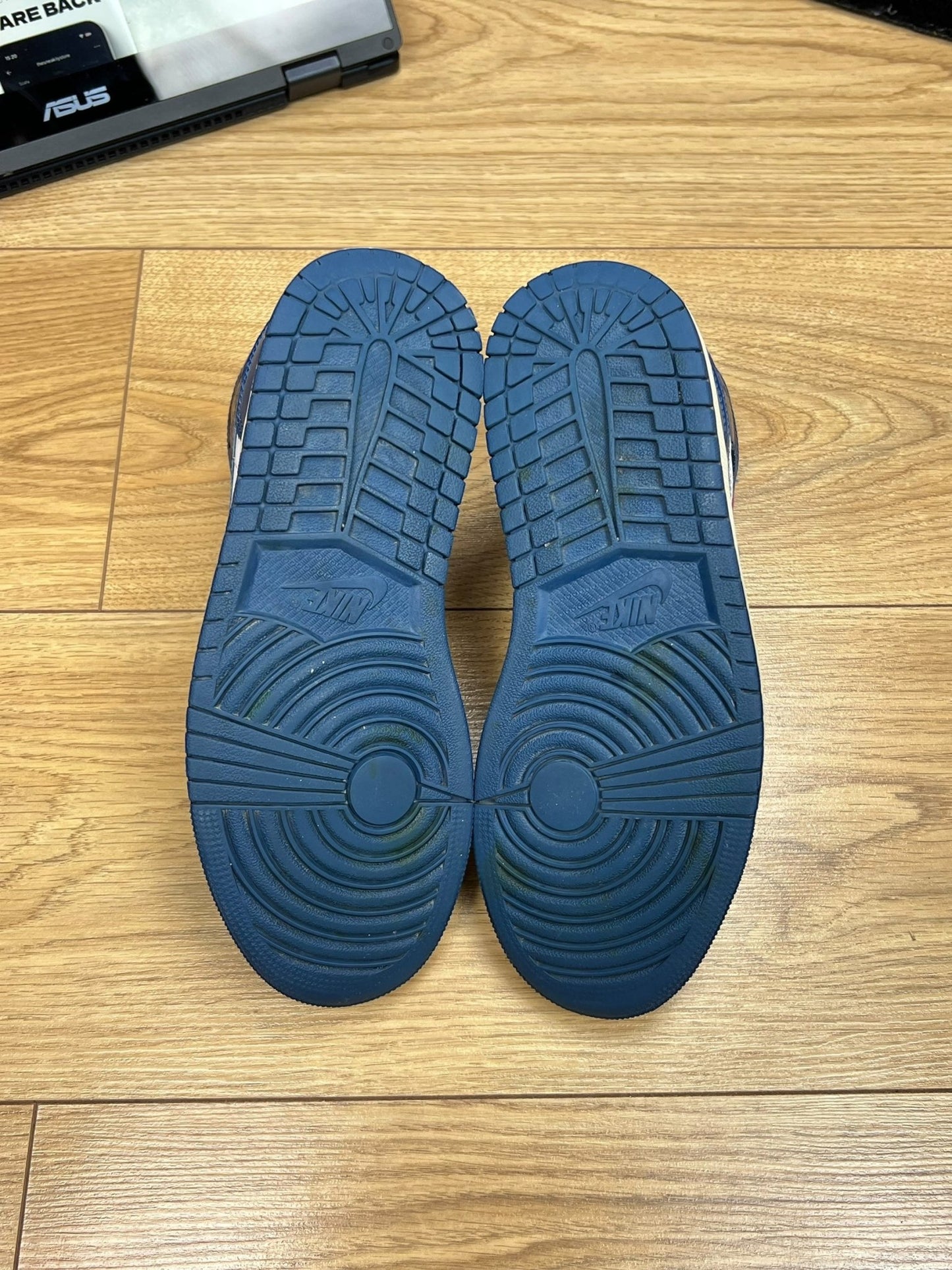 Nike Air Jordan 1 Mid (38.5)