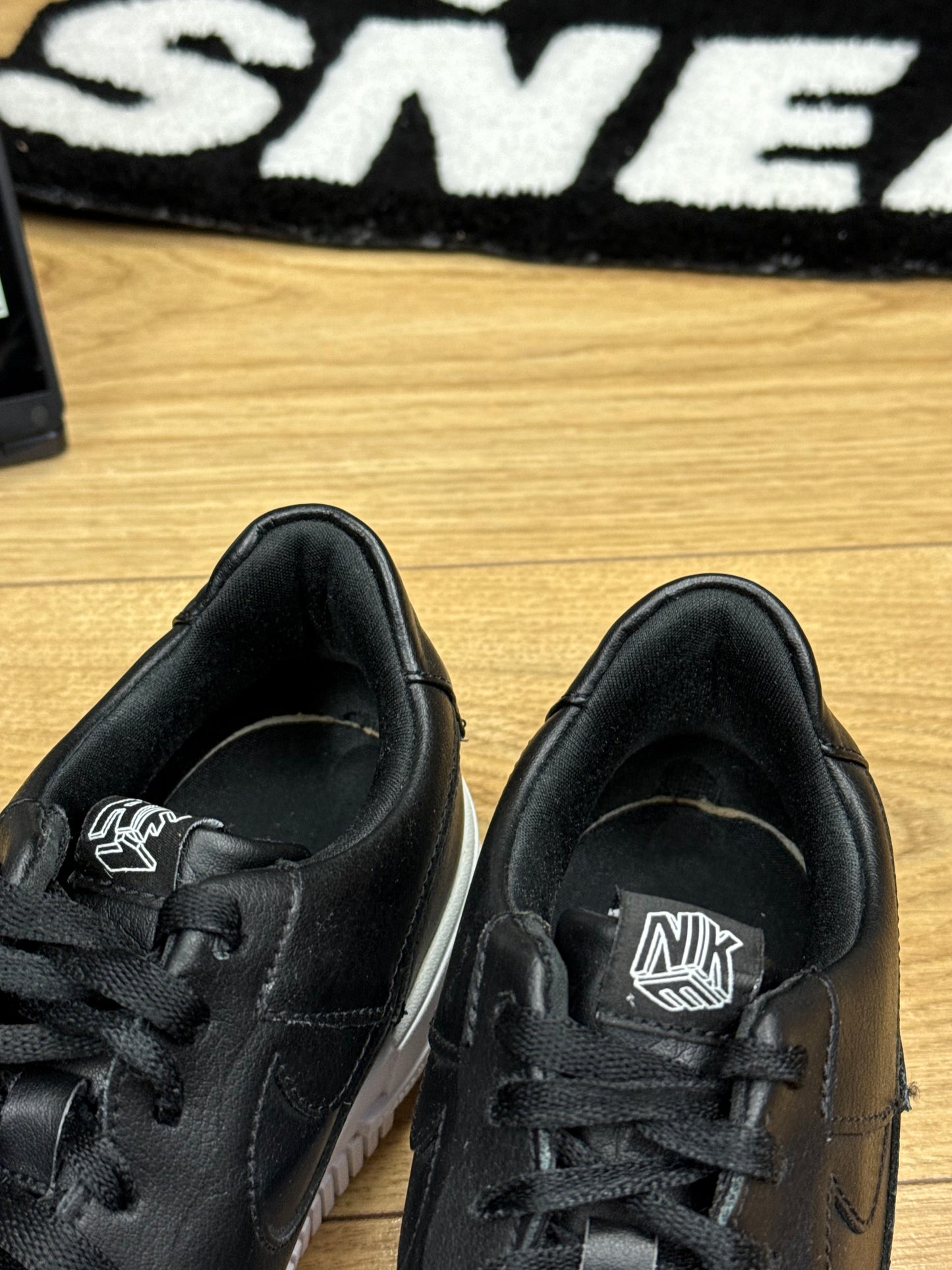 Nike Air Force 1 Low Pixel (40.5)