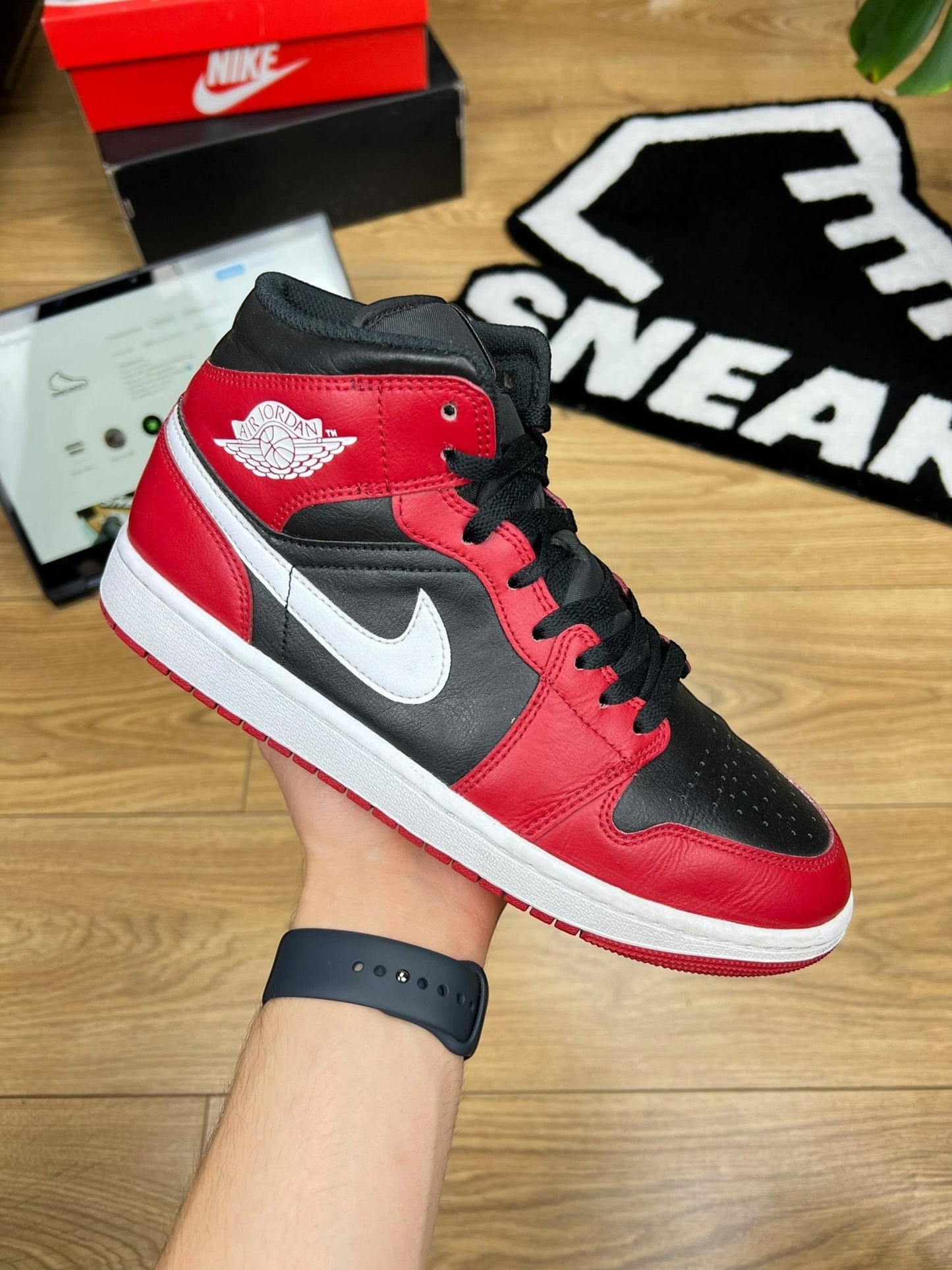 Nike Air Jordan 1 Mid (42.5)