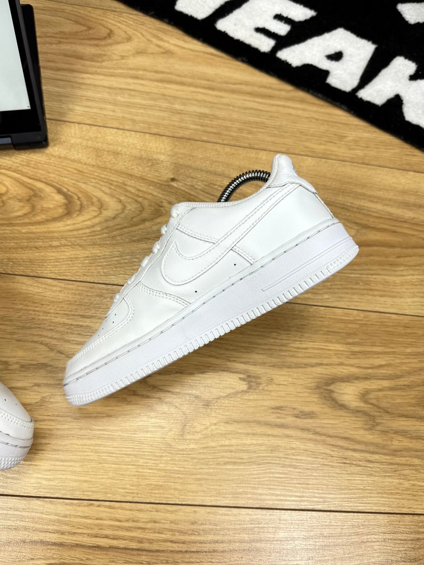 Nike Air Force 1 Low (37.5)