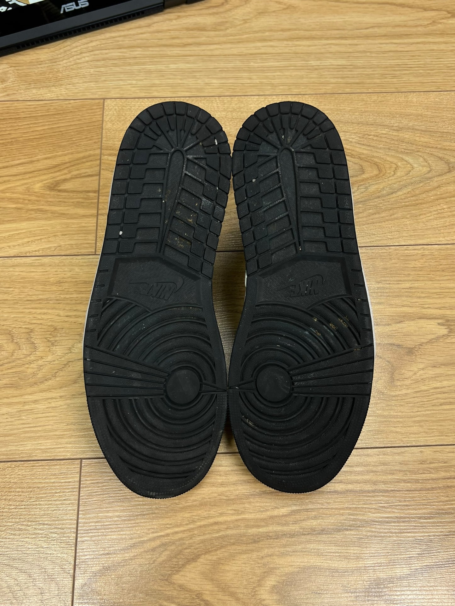 Nike Air Jordan 1 Mid (44.5)