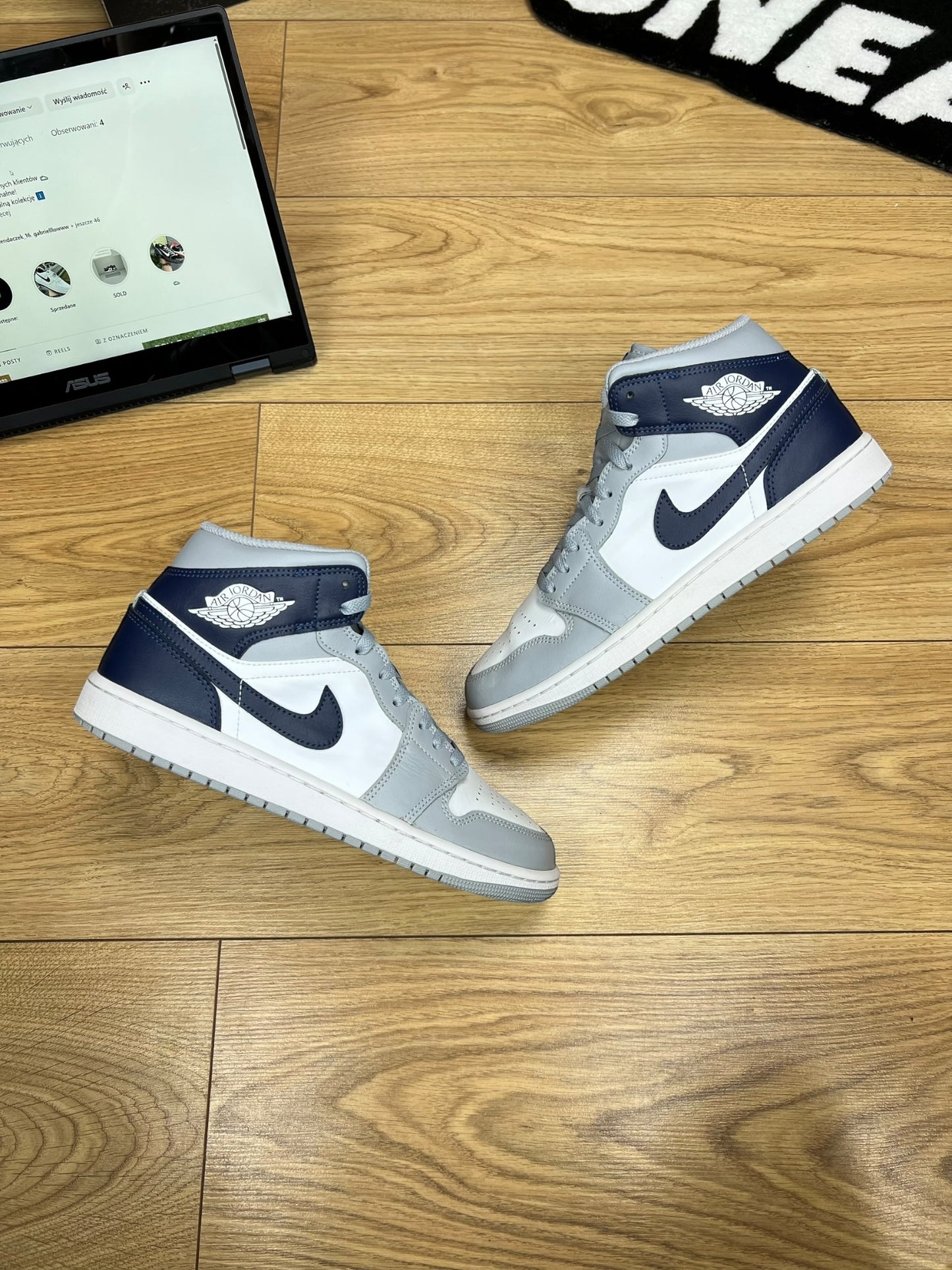 Nike Air Jordan 1 Mid (43)